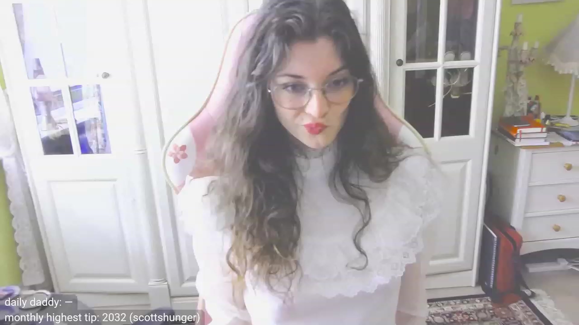 Gallery image thumbnail from viola__'s myfreecams stream on, 10/26/2023, 13:34 image 2 of 20