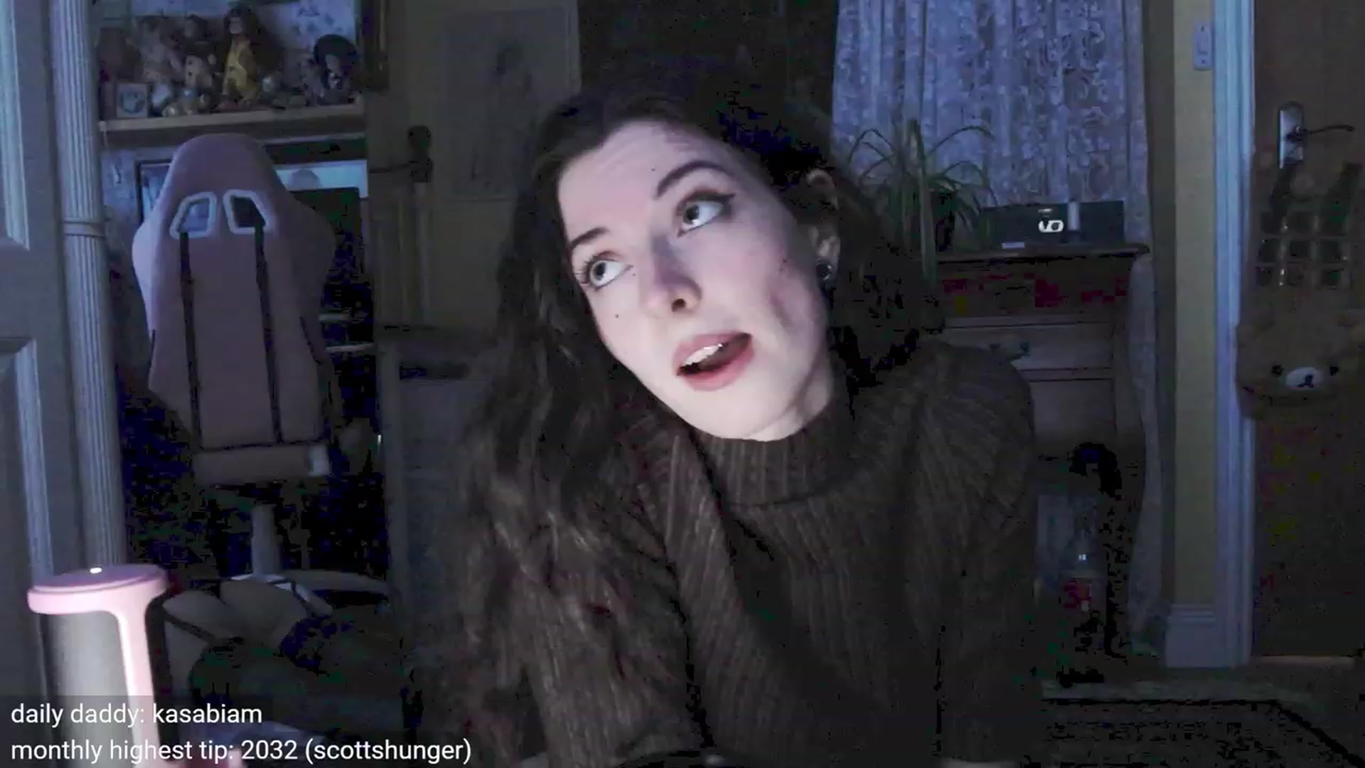 Gallery image thumbnail from viola__'s myfreecams stream on, 10/27/2023, 17:19 image 19 of 20