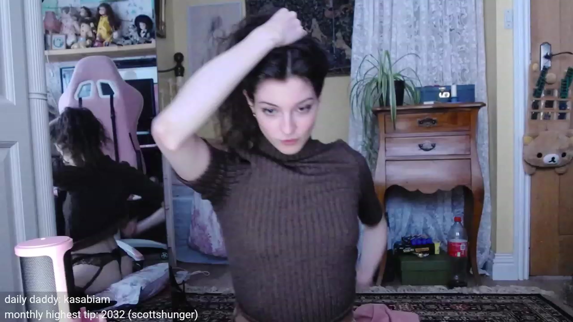 Gallery image thumbnail from viola__'s myfreecams stream on, 10/27/2023, 17:19 image 16 of 20