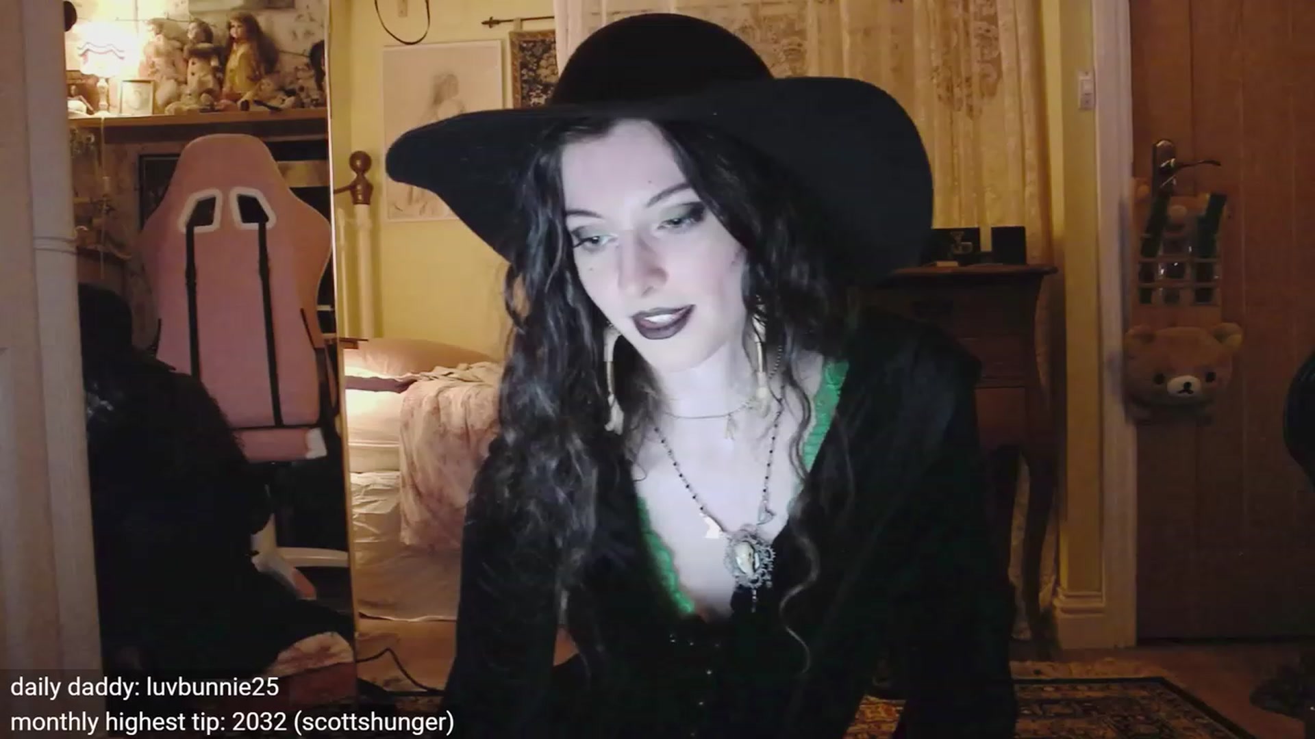 Gallery image thumbnail from viola__'s myfreecams stream on, 10/31/2023, 20:49 image 17 of 20