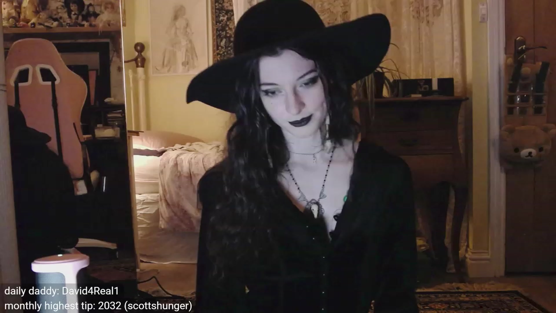 Gallery image thumbnail from viola__'s myfreecams stream on, 10/31/2023, 20:49 image 8 of 20