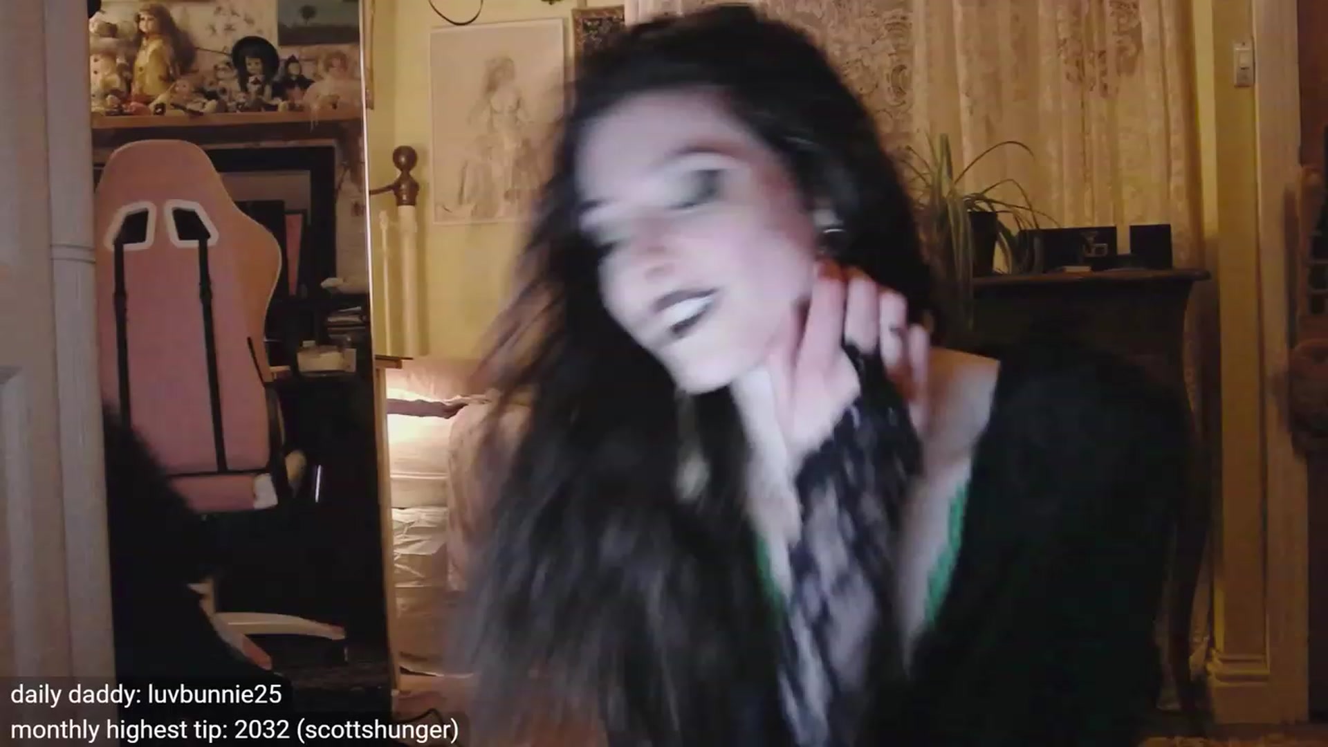 Gallery image thumbnail from viola__'s myfreecams stream on, 10/31/2023, 20:49 image 12 of 20