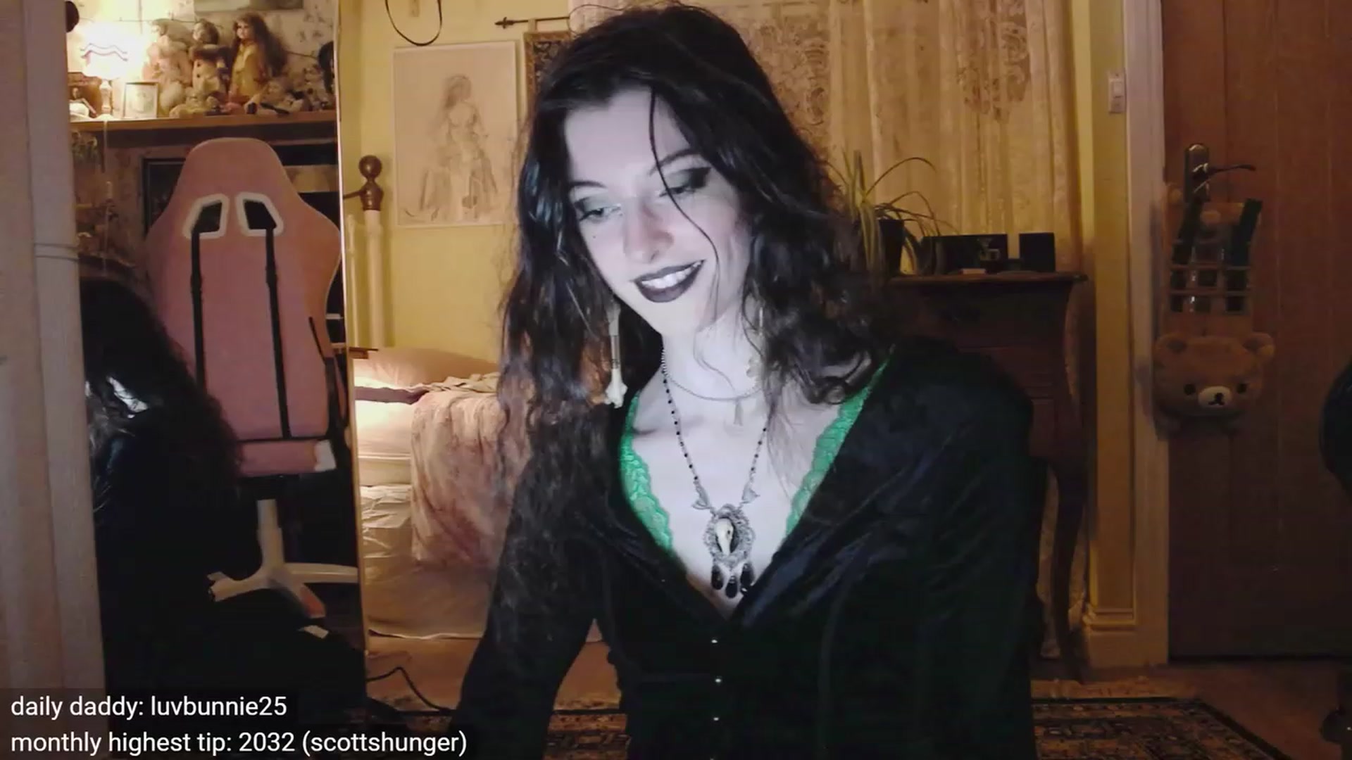 Gallery image thumbnail from viola__'s myfreecams stream on, 10/31/2023, 20:49 image 20 of 20