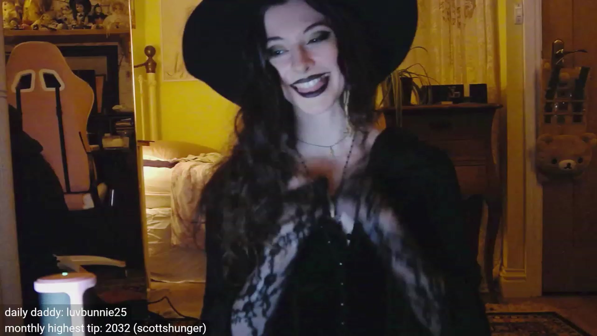 Gallery image thumbnail from viola__'s myfreecams stream on, 10/31/2023, 20:49 image 9 of 20