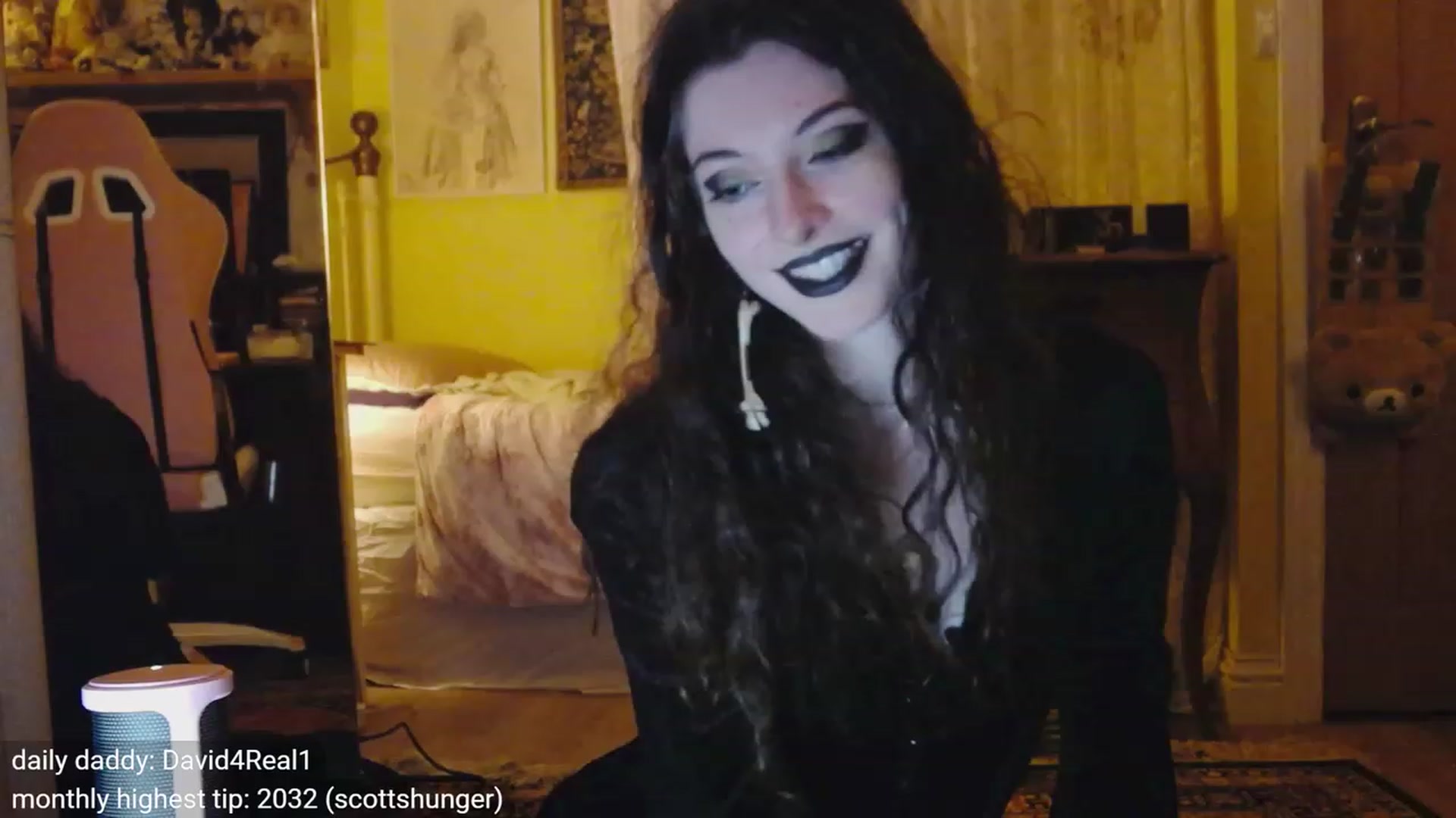 Gallery image thumbnail from viola__'s myfreecams stream on, 10/31/2023, 20:49 image 6 of 20