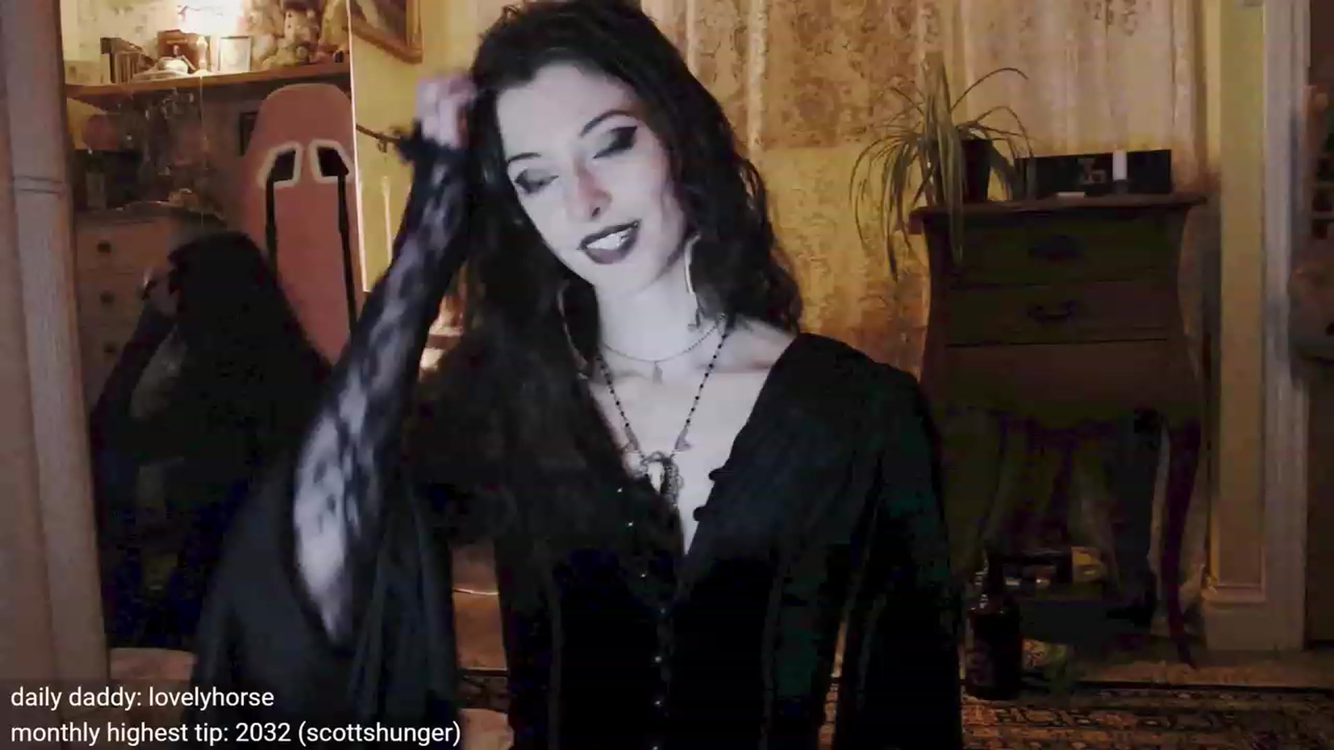 Gallery image thumbnail from viola__'s myfreecams stream on, 11/01/2023, 24:52 image 6 of 20