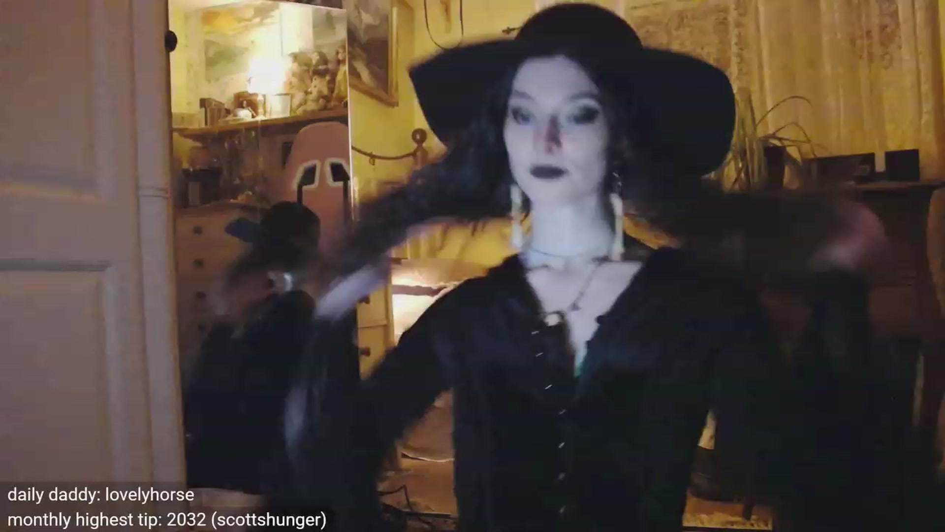 Gallery image thumbnail from viola__'s myfreecams stream on, 11/01/2023, 24:52 image 3 of 20