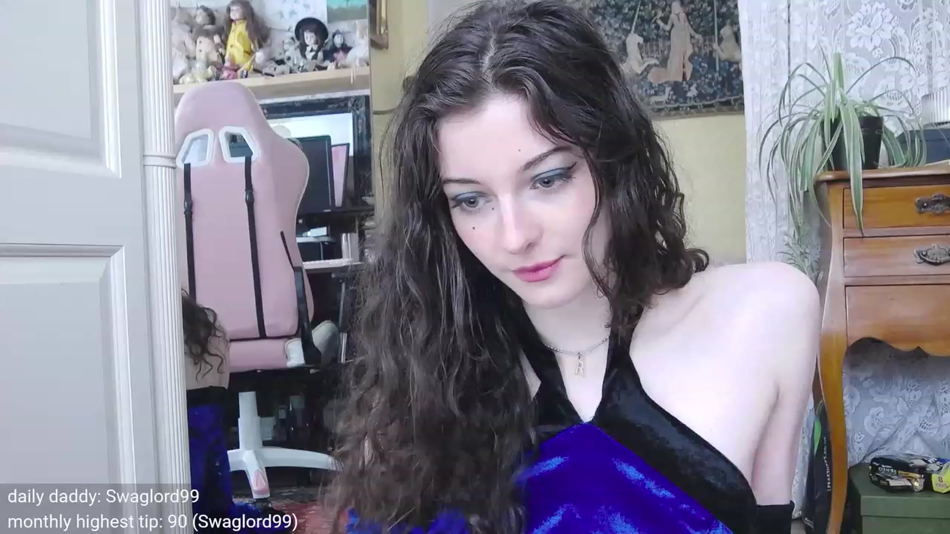 Gallery image thumbnail from viola__'s myfreecams stream on, 11/02/2023, 16:05 image 12 of 20