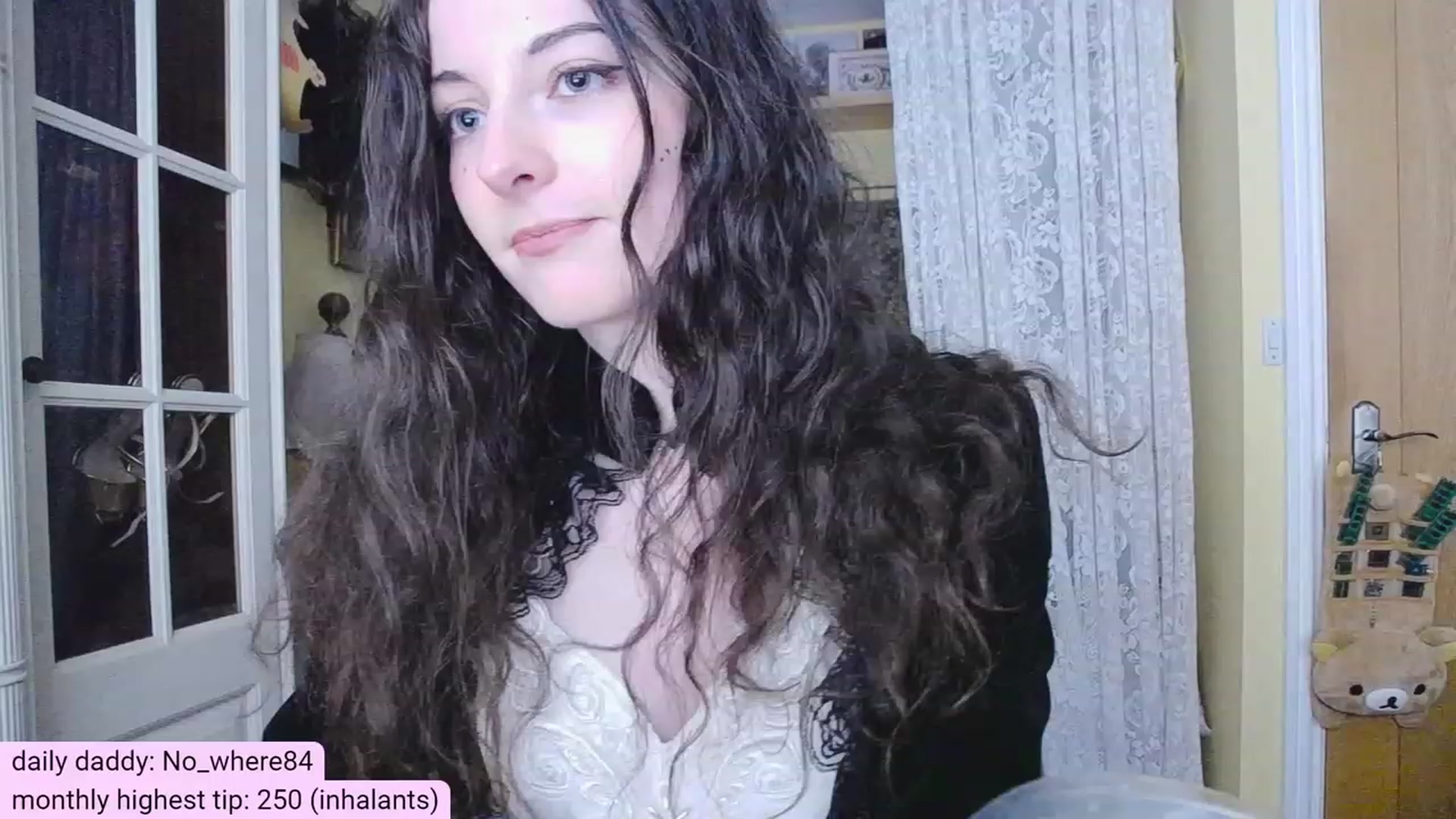 Gallery image thumbnail from viola__'s myfreecams stream on, 11/09/2023, 15:48 image 10 of 20