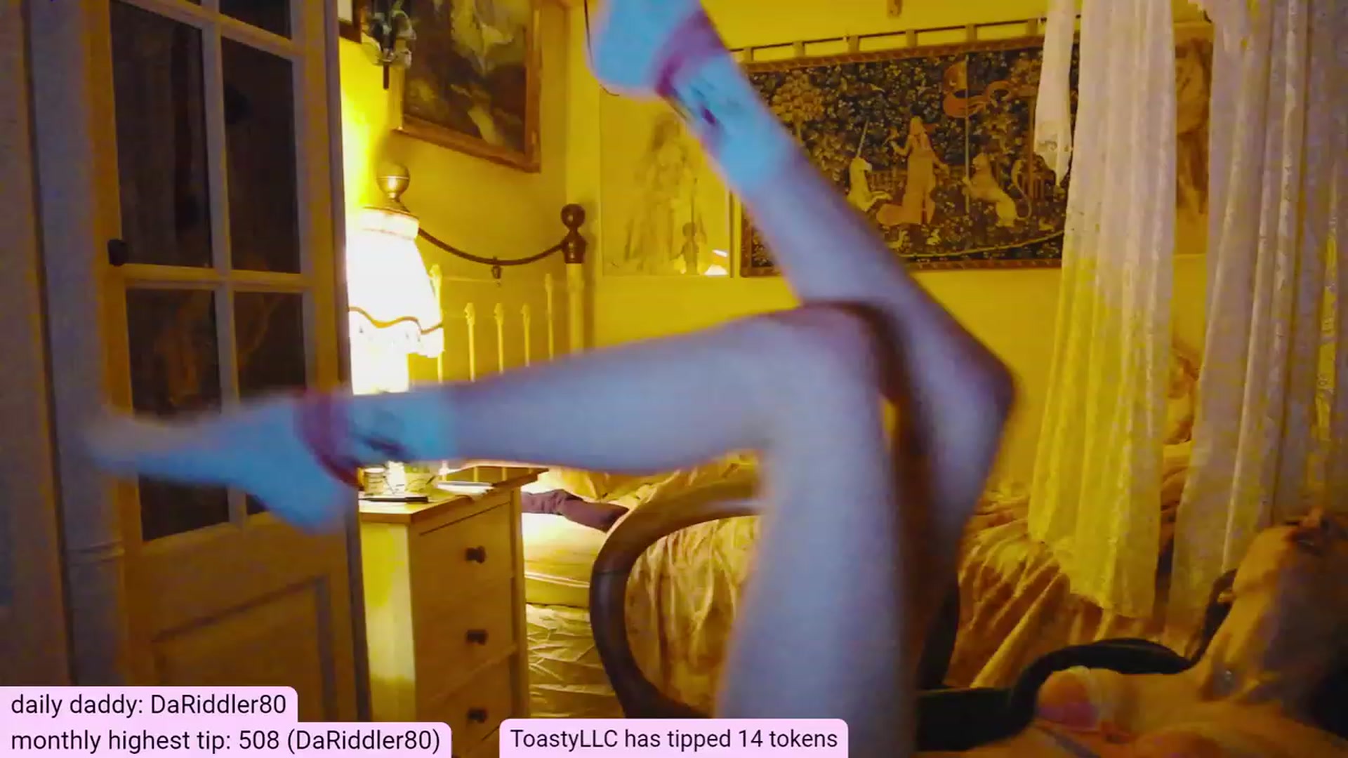 Gallery image thumbnail from viola__'s myfreecams stream on, 11/10/2023, 18:30 image 10 of 20