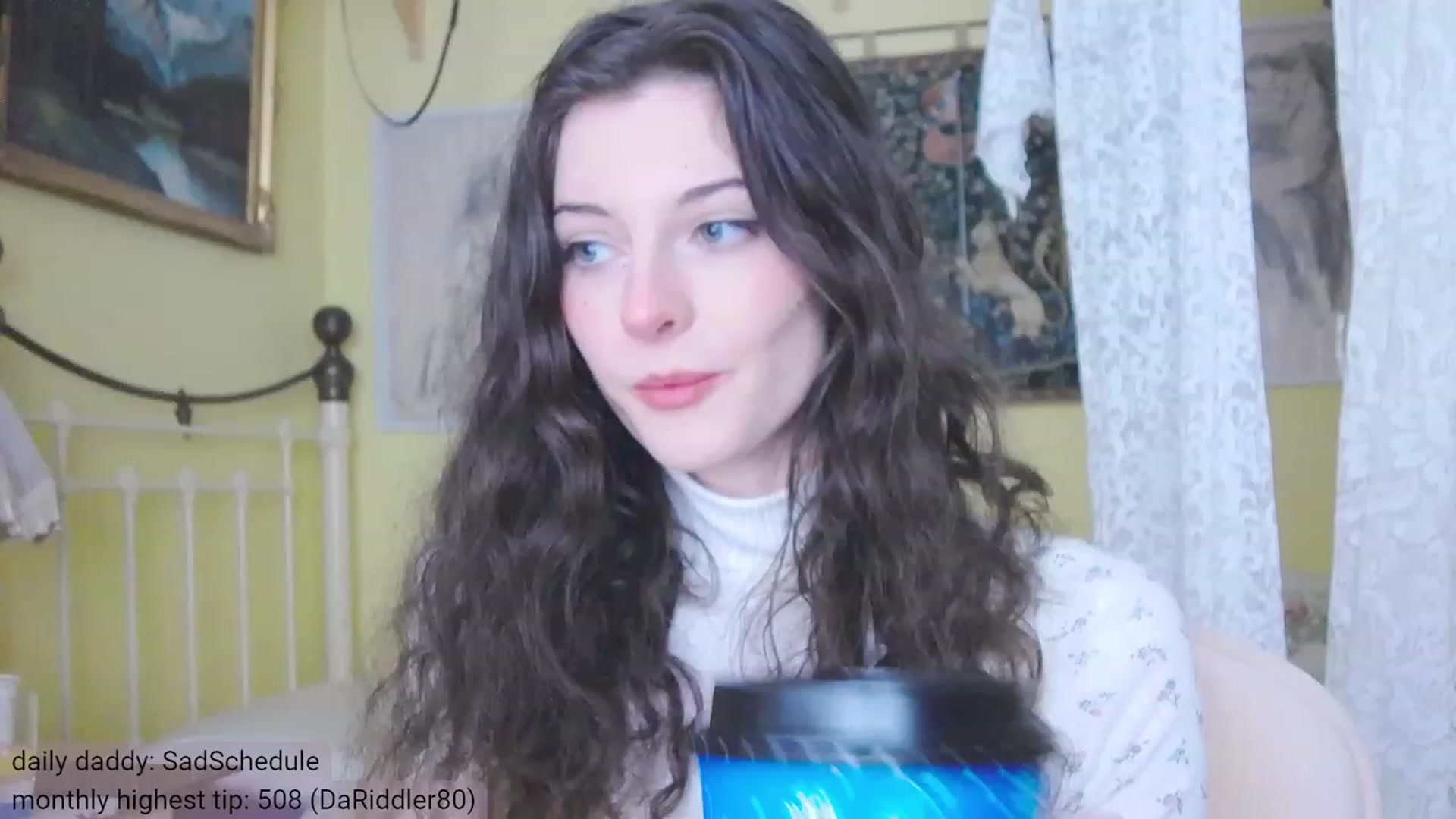 Gallery image thumbnail from viola__'s myfreecams stream on, 11/17/2023, 15:46 image 10 of 20