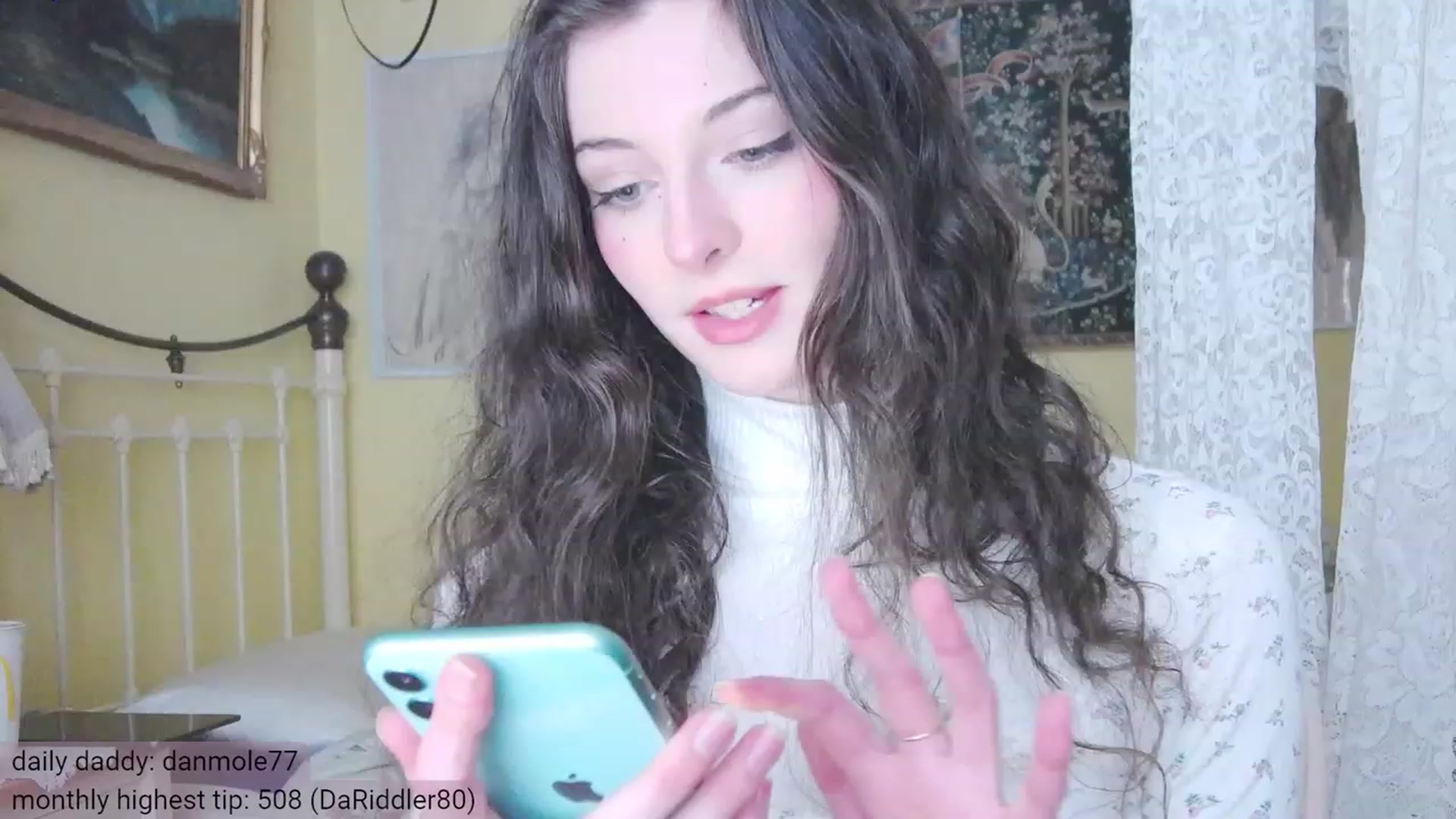Gallery image thumbnail from viola__'s myfreecams stream on, 11/17/2023, 15:46 image 1 of 20