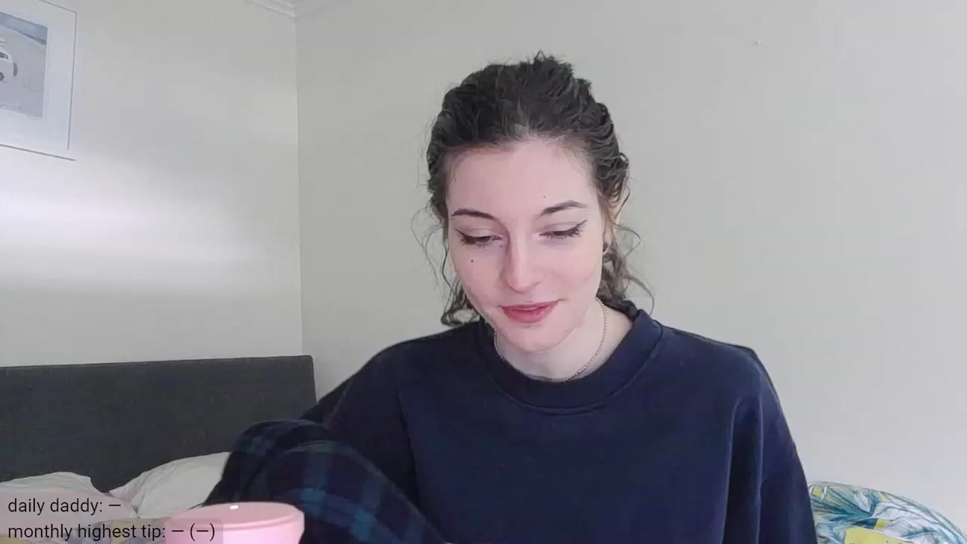 Gallery image thumbnail from viola__'s myfreecams stream on, 12/05/2023, 13:17 image 6 of 20