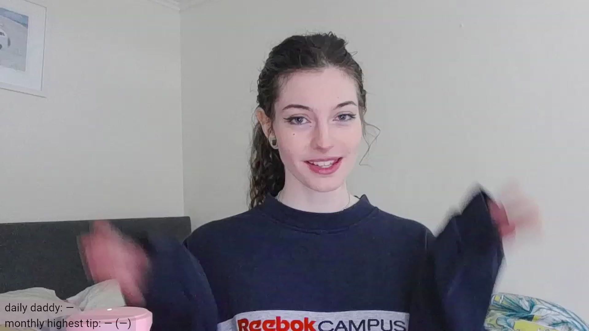 Gallery image thumbnail from viola__'s myfreecams stream on, 12/05/2023, 13:17 image 1 of 20