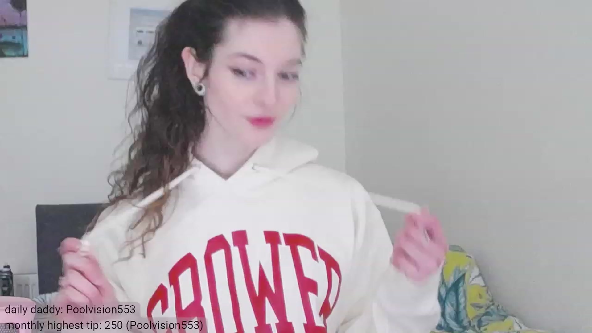 Gallery image thumbnail from viola__'s myfreecams stream on, 12/06/2023, 13:13 image 11 of 20