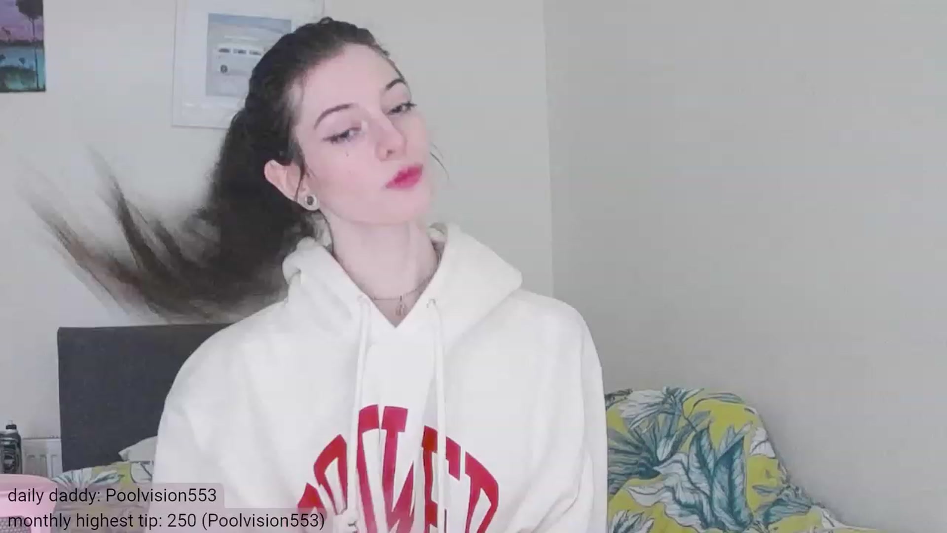 Gallery image thumbnail from viola__'s myfreecams stream on, 12/06/2023, 13:13 image 13 of 20