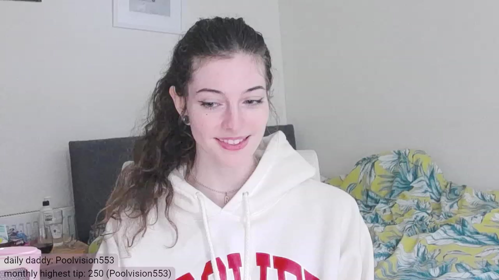 Gallery image thumbnail from viola__'s myfreecams stream on, 12/06/2023, 16:25 image 1 of 20