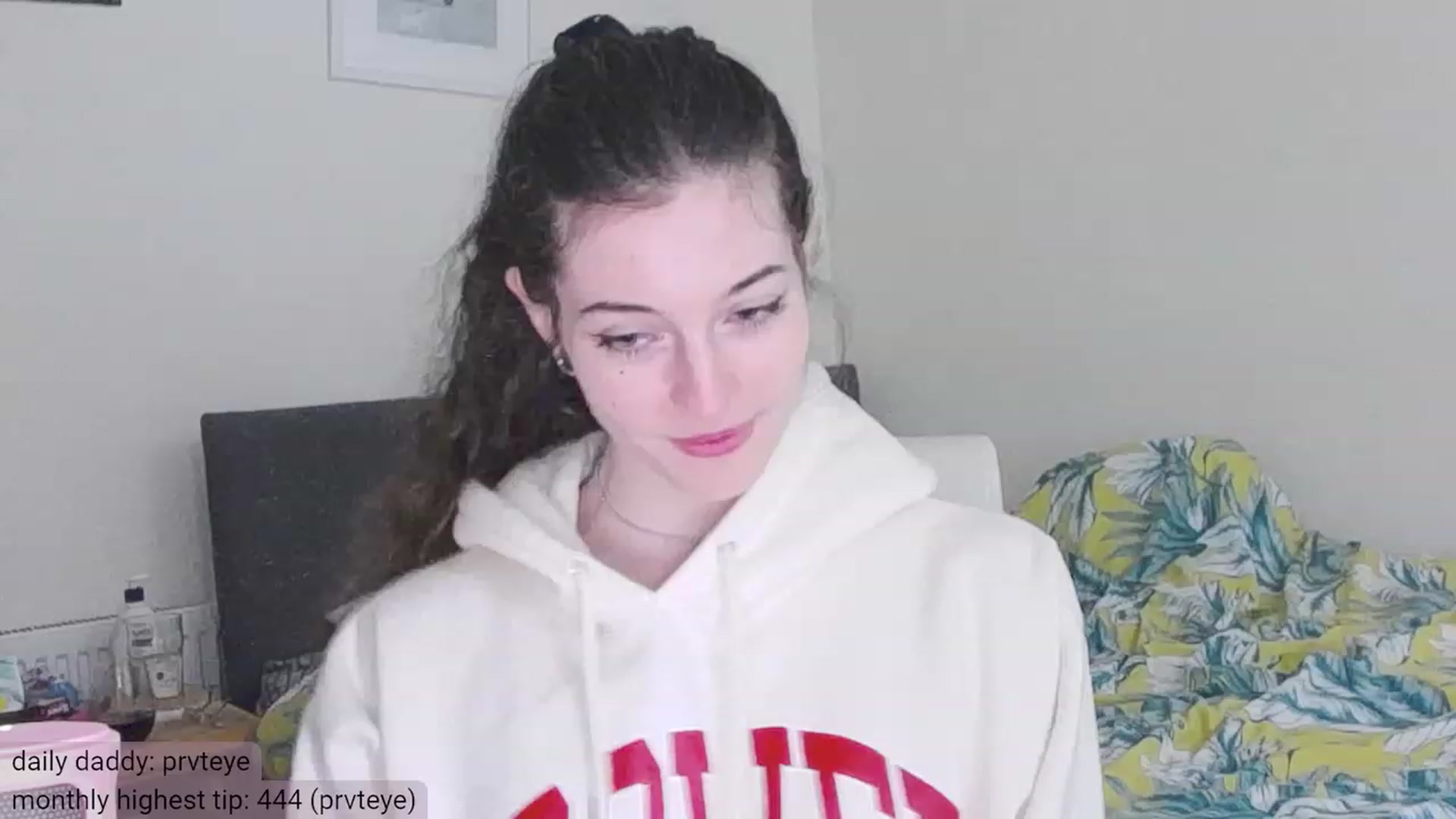 Gallery image thumbnail from viola__'s myfreecams stream on, 12/06/2023, 16:25 image 3 of 20