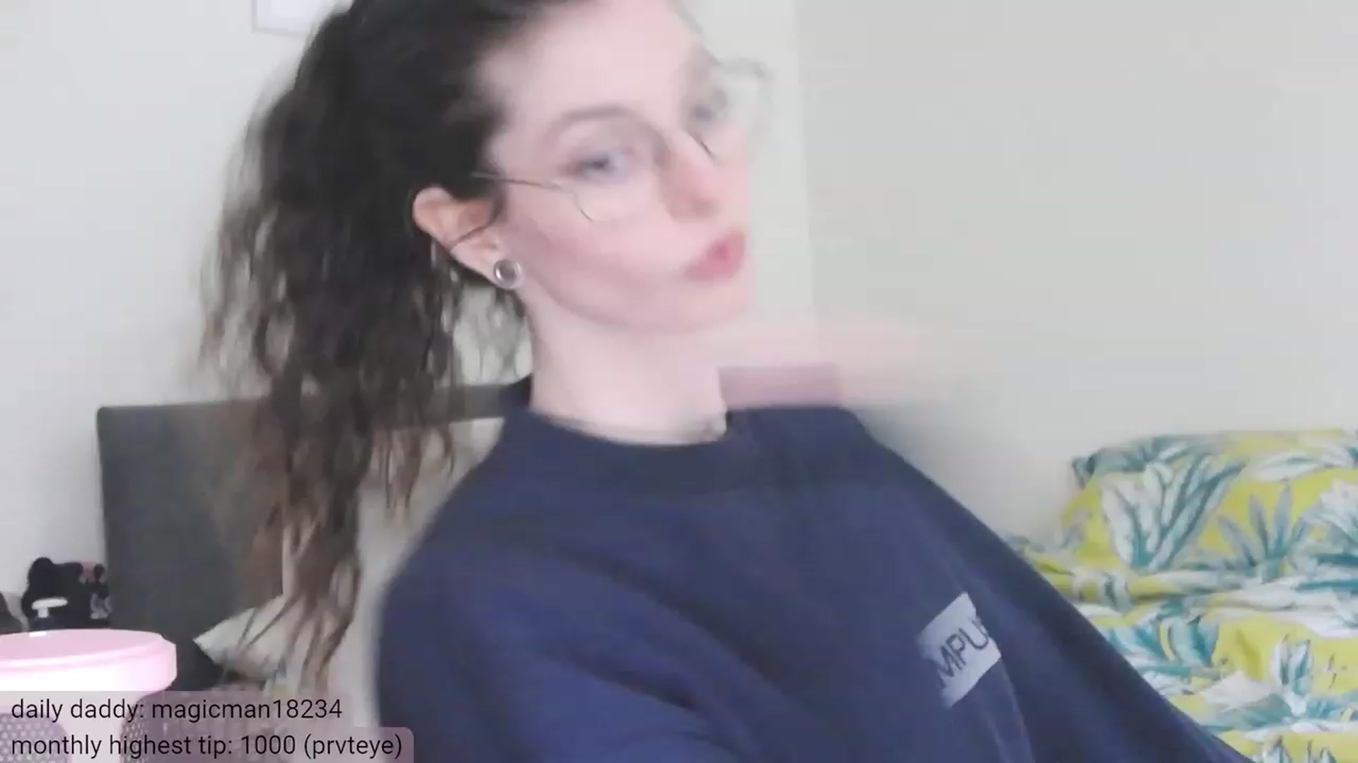 Gallery image thumbnail from viola__'s myfreecams stream on, 12/07/2023, 14:27 image 3 of 20