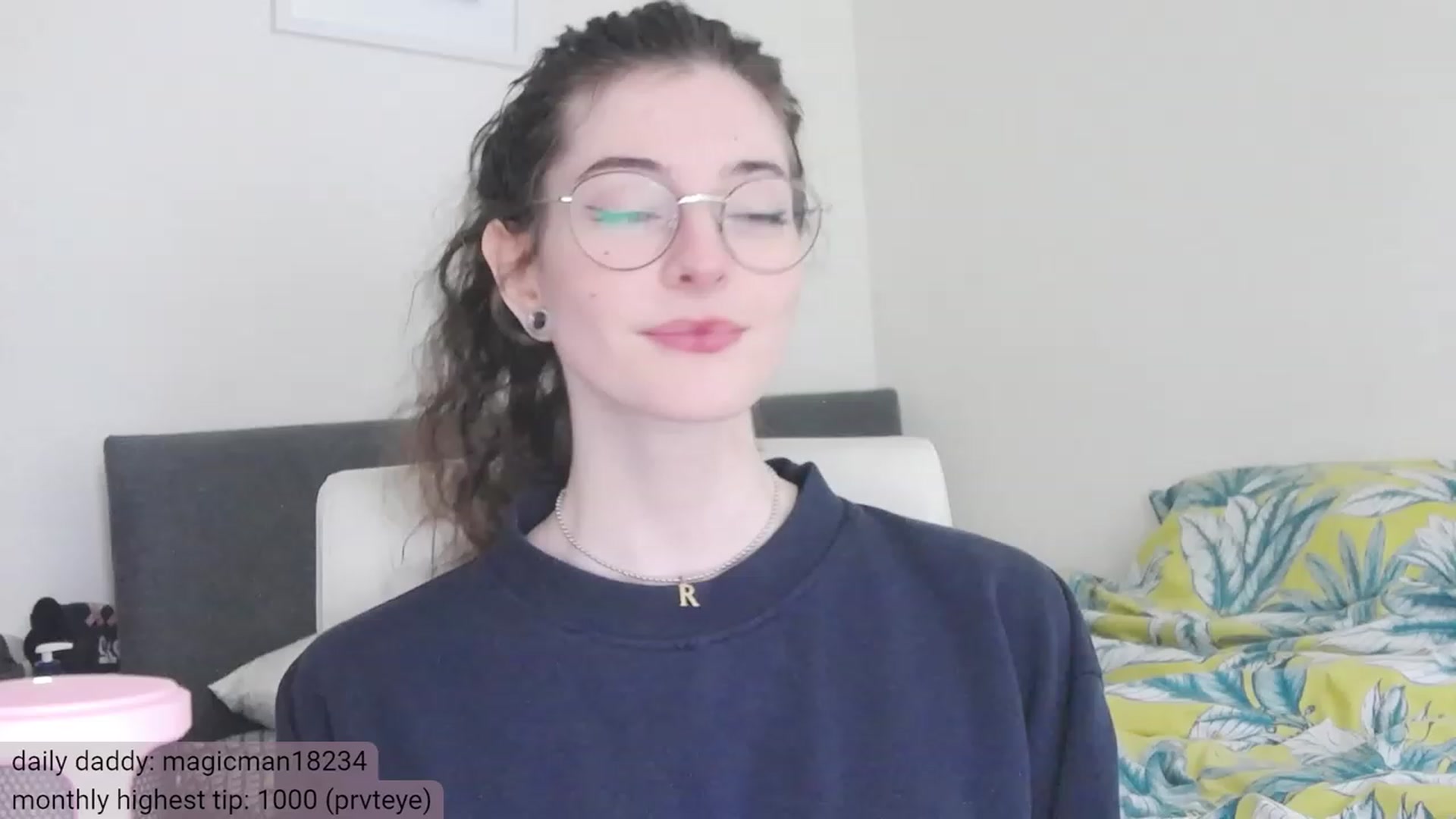Gallery image thumbnail from viola__'s myfreecams stream on, 12/07/2023, 14:27 image 5 of 20