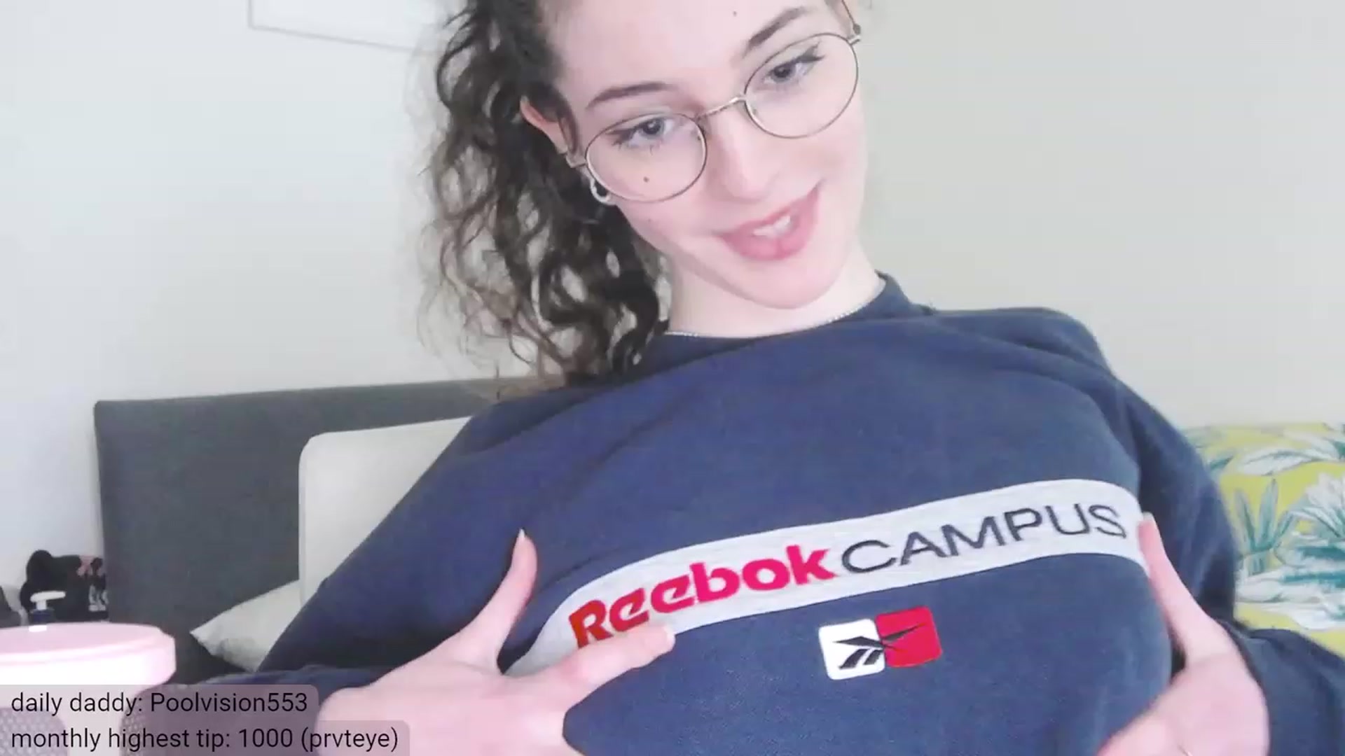 Gallery image thumbnail from viola__'s myfreecams stream on, 12/07/2023, 14:27 image 12 of 20