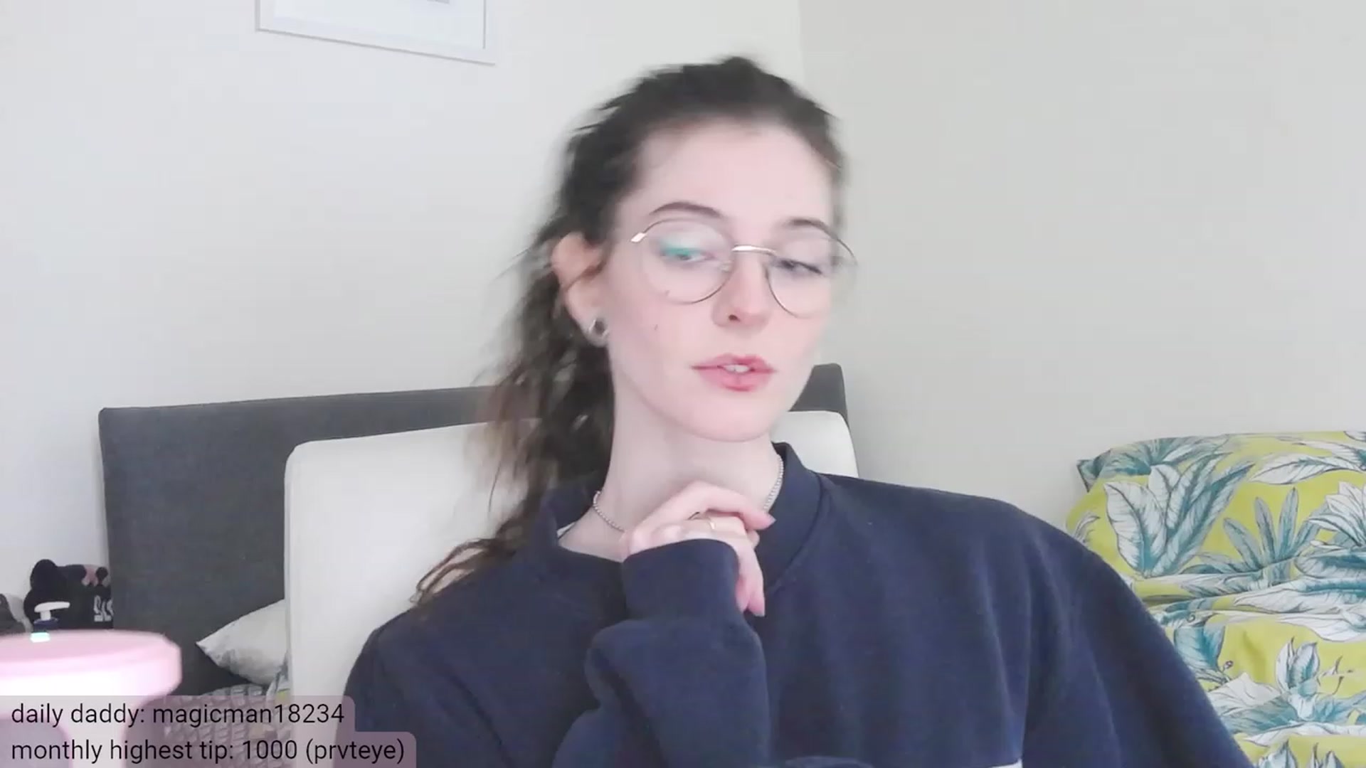 Gallery image thumbnail from viola__'s myfreecams stream on, 12/07/2023, 14:27 image 4 of 20