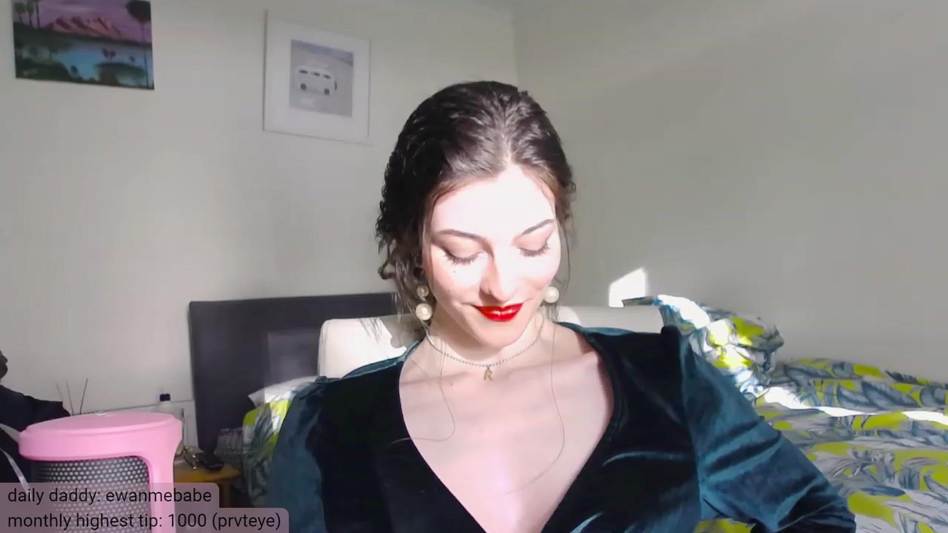 Gallery image thumbnail from viola__'s myfreecams stream on, 12/08/2023, 14:14 image 8 of 20