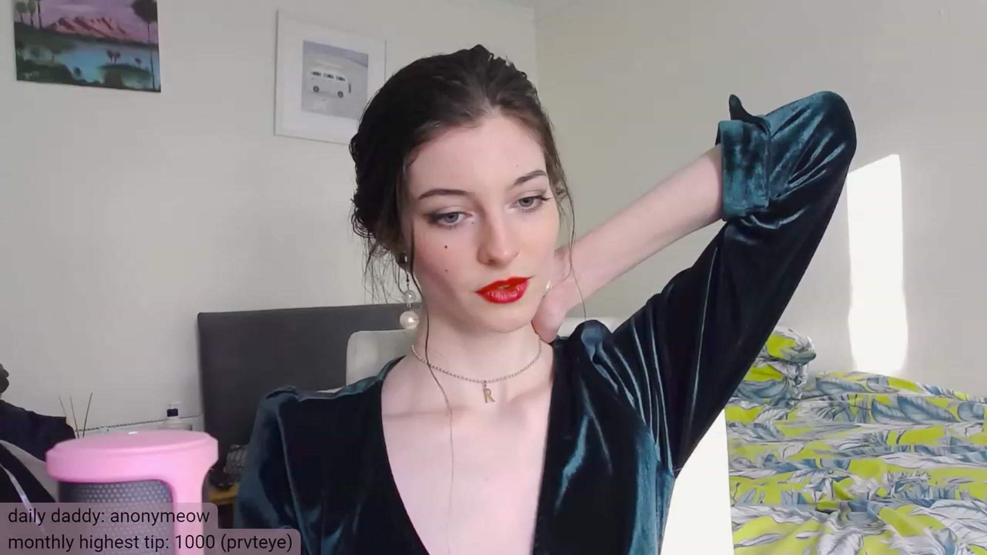 Gallery image thumbnail from viola__'s myfreecams stream on, 12/08/2023, 14:14 image 16 of 20