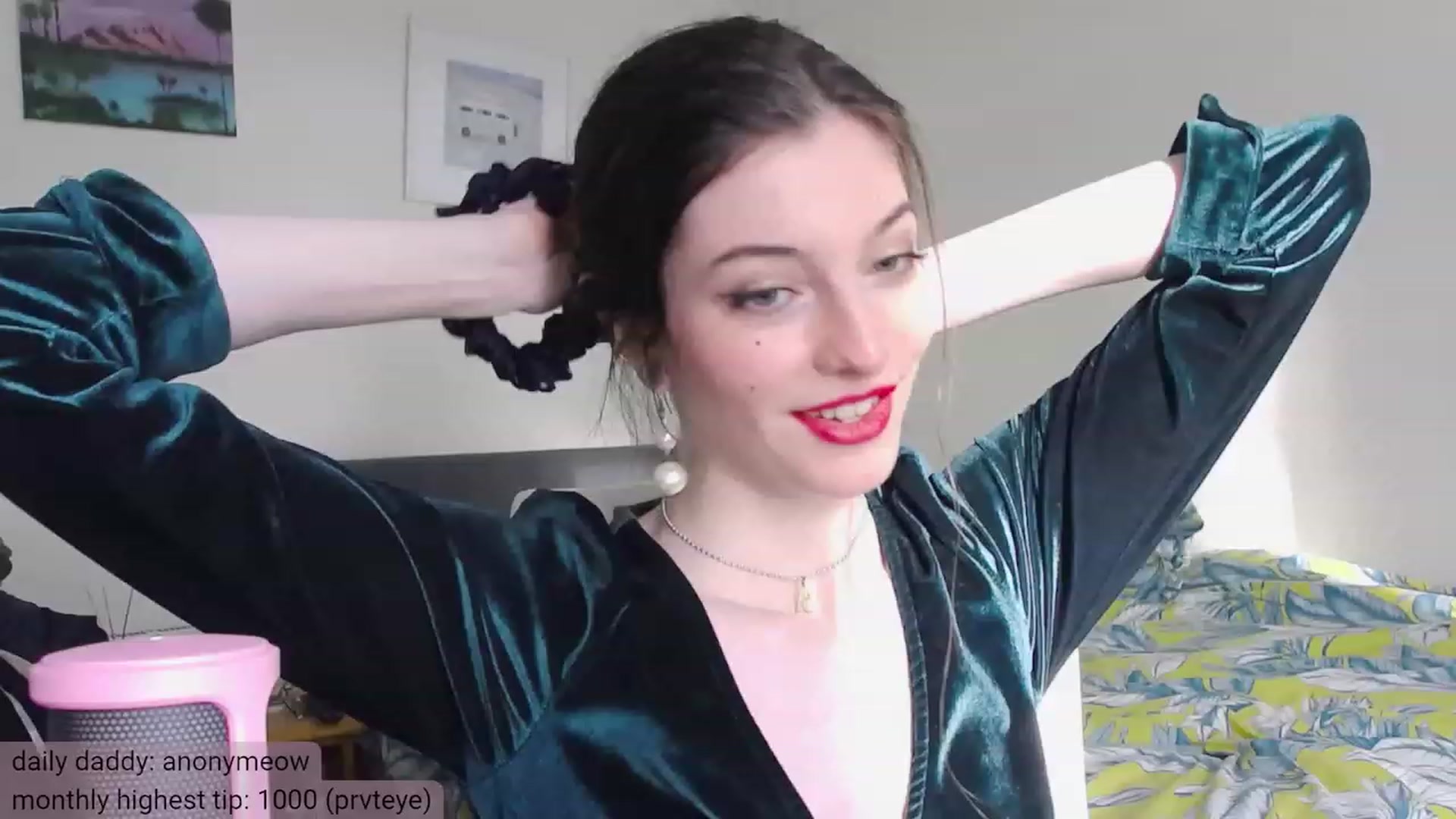 Gallery image thumbnail from viola__'s myfreecams stream on, 12/08/2023, 14:14 image 15 of 20