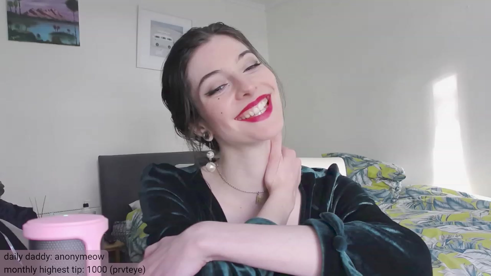 Gallery image thumbnail from viola__'s myfreecams stream on, 12/08/2023, 14:14 image 17 of 20