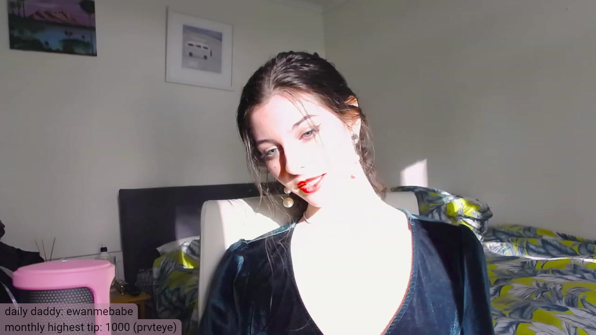 Gallery image thumbnail from viola__'s myfreecams stream on, 12/08/2023, 14:14 image 9 of 20