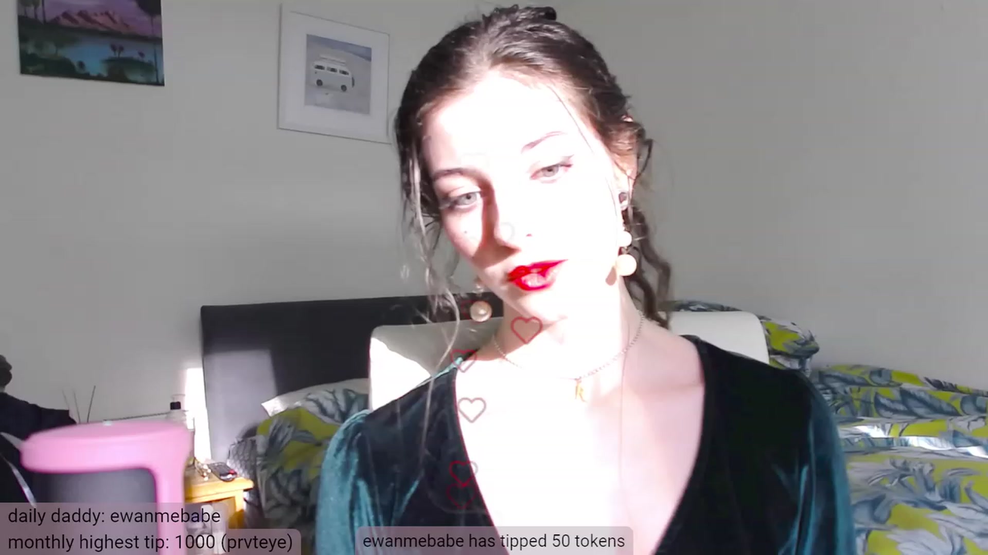 Gallery image thumbnail from viola__'s myfreecams stream on, 12/08/2023, 14:14 image 3 of 20