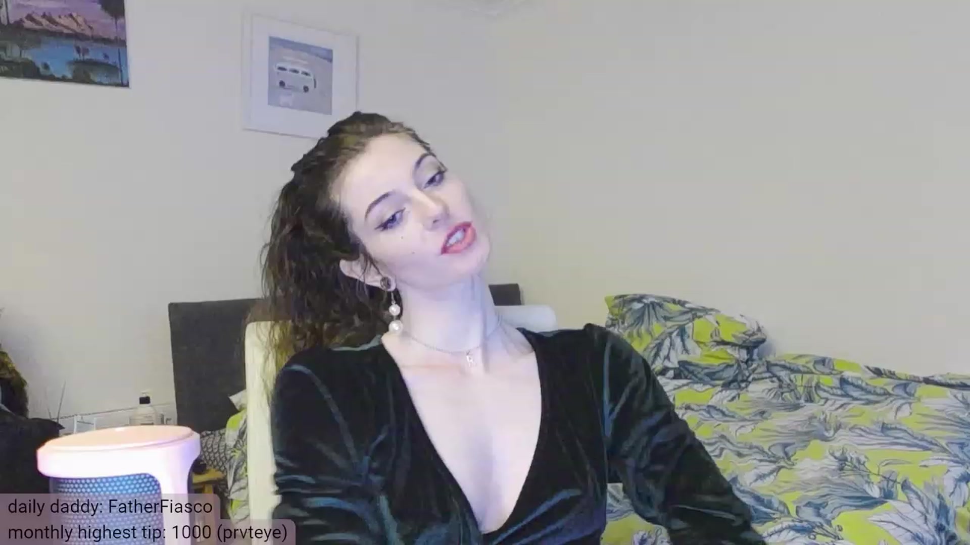 Gallery image thumbnail from viola__'s myfreecams stream on, 12/08/2023, 16:29 image 10 of 20