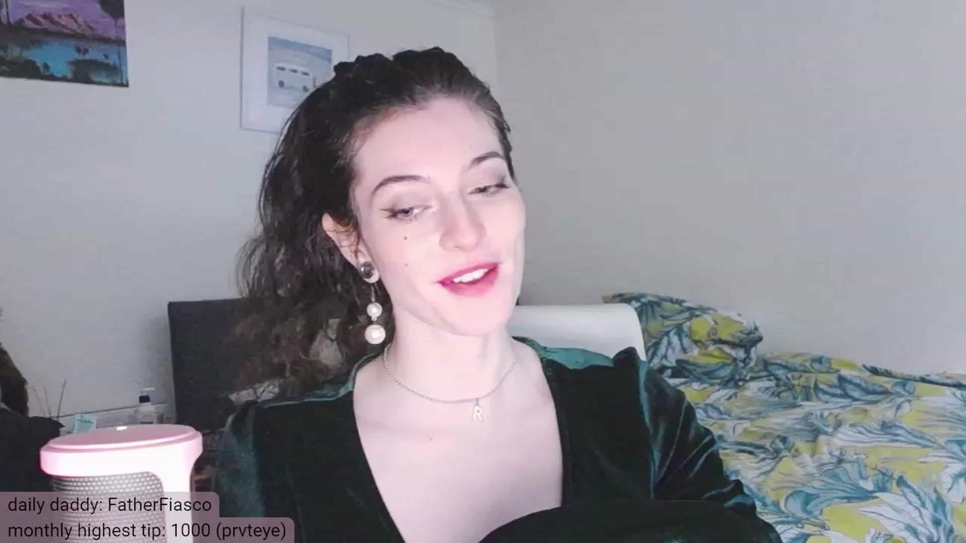 Gallery image thumbnail from viola__'s myfreecams stream on, 12/08/2023, 16:29 image 4 of 20