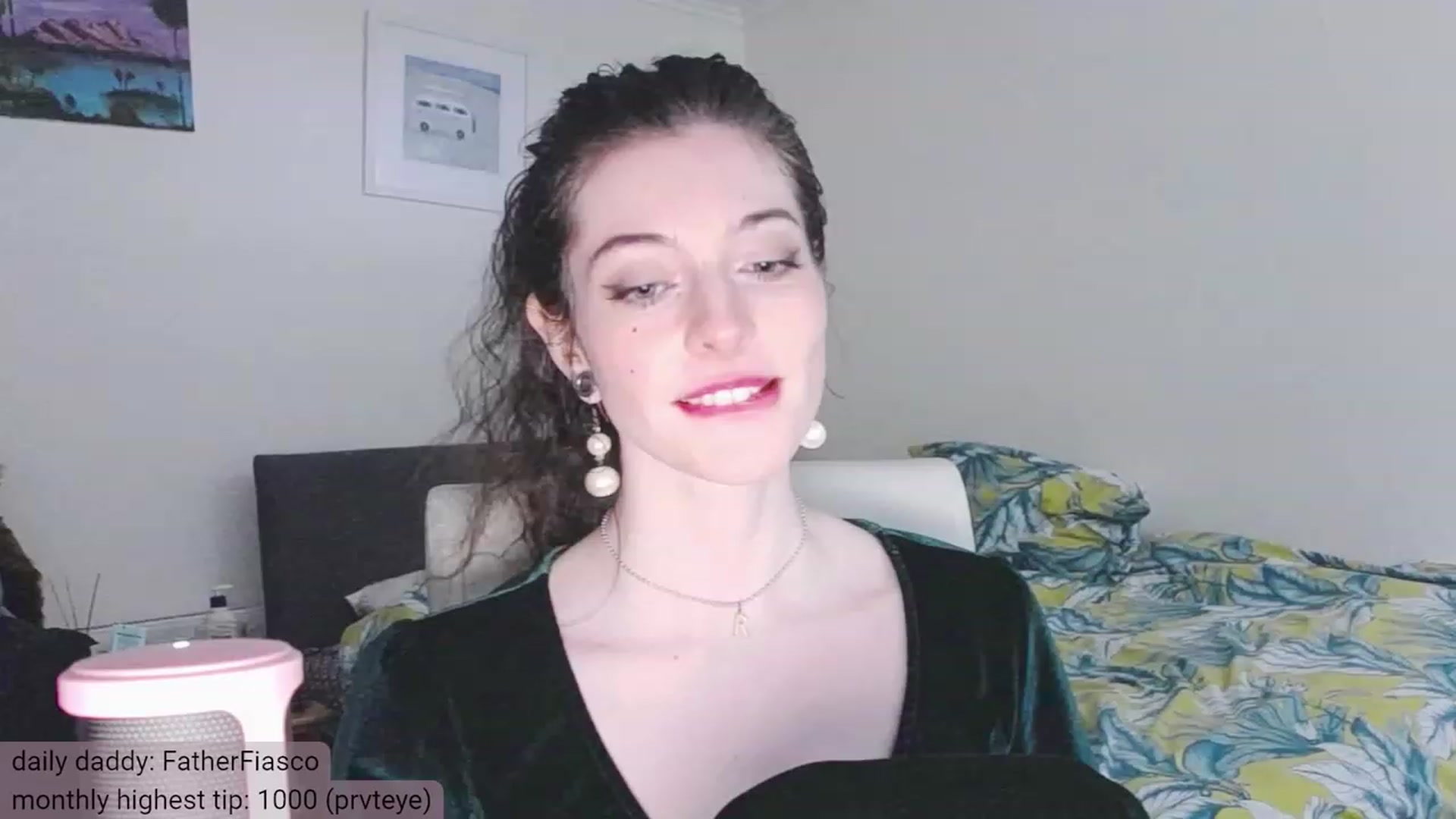 Gallery image thumbnail from viola__'s myfreecams stream on, 12/08/2023, 16:29 image 2 of 20