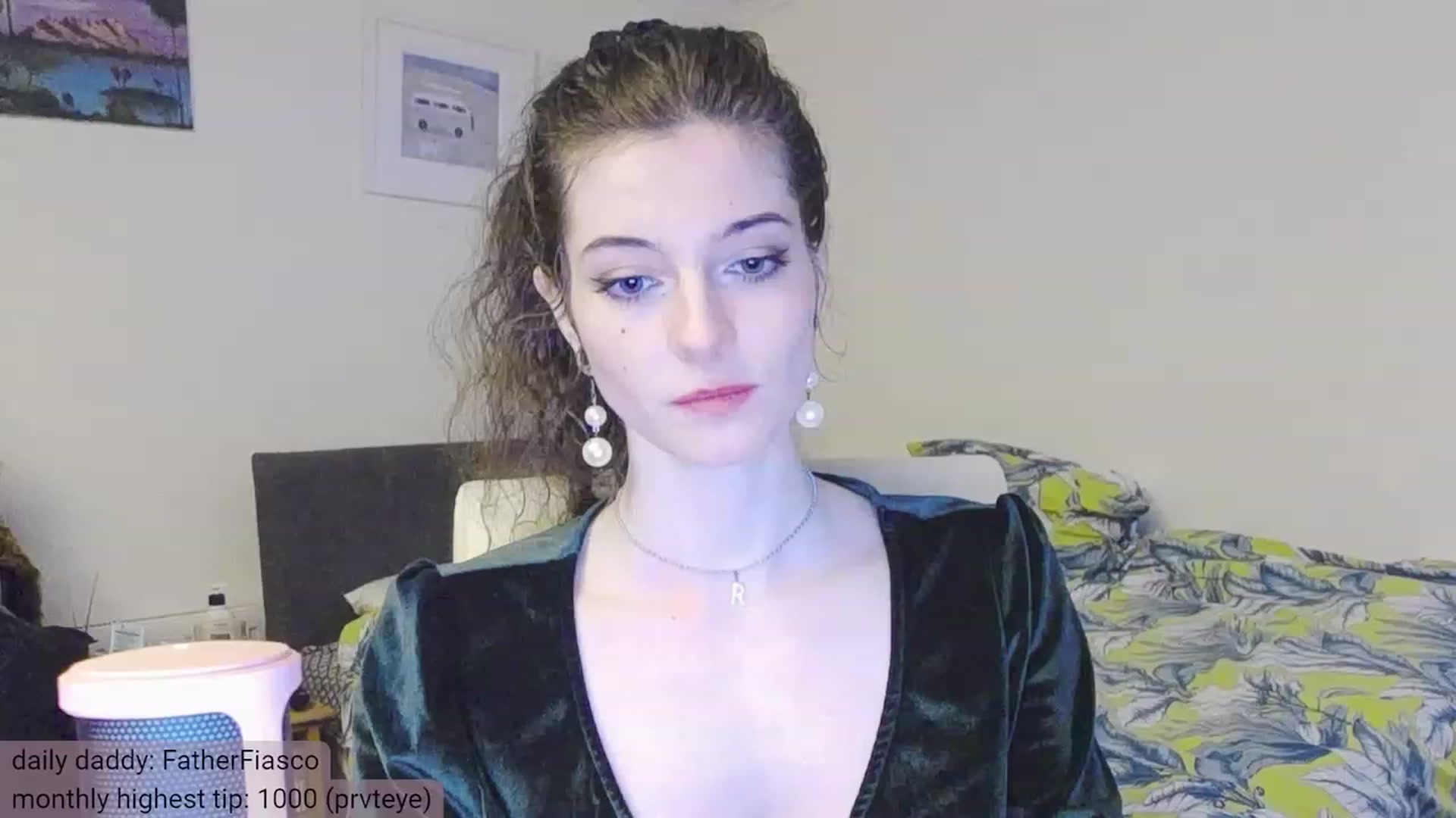 Gallery image thumbnail from viola__'s myfreecams stream on, 12/08/2023, 16:29 image 14 of 20