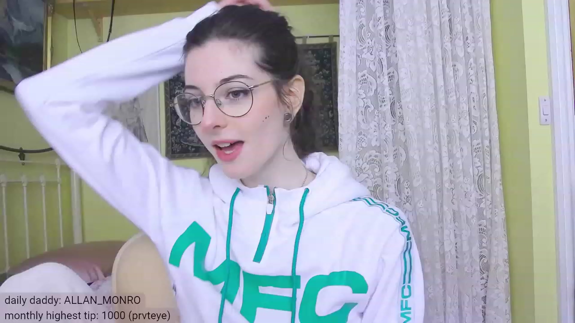 Gallery image thumbnail from viola__'s myfreecams stream on, 12/14/2023, 14:24 image 2 of 20