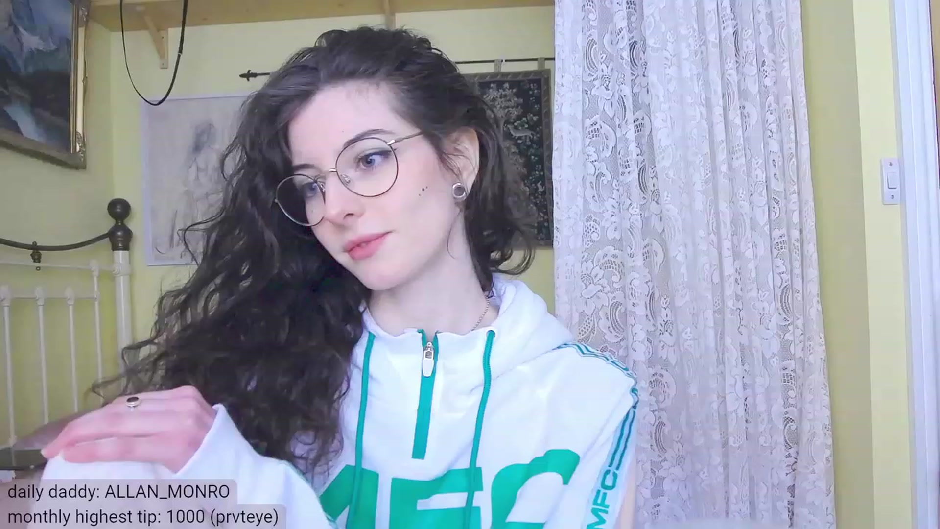 Gallery image thumbnail from viola__'s myfreecams stream on, 12/14/2023, 14:24 image 7 of 20