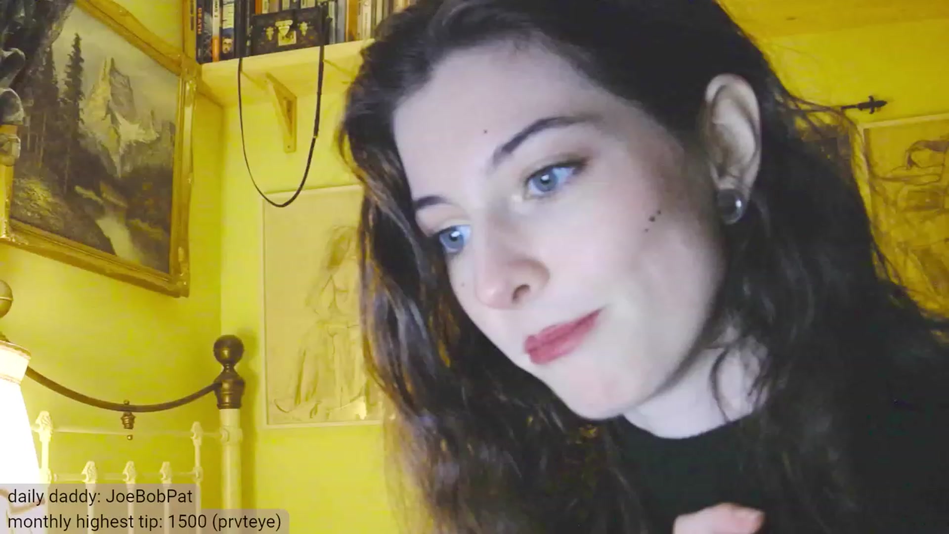 Gallery image thumbnail from viola__'s myfreecams stream on, 12/20/2023, 18:34 image 18 of 20