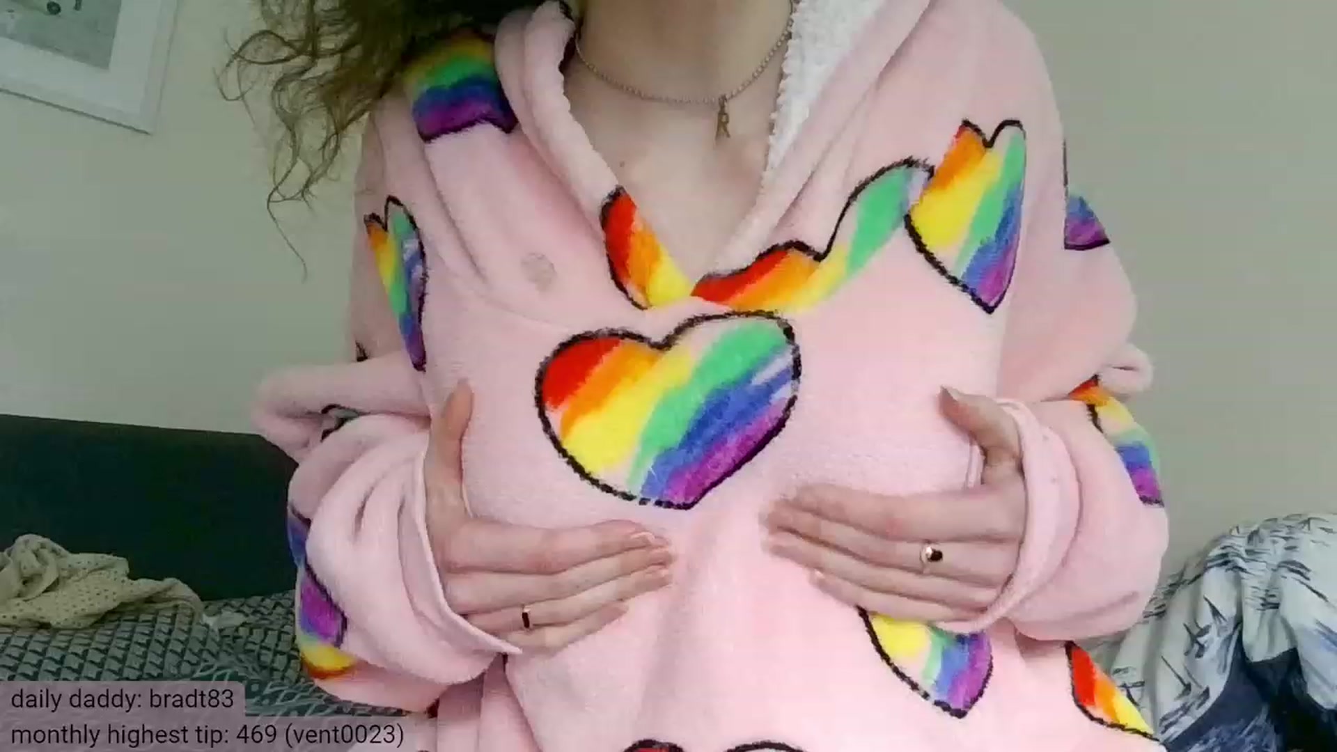 Gallery image thumbnail from viola__'s myfreecams stream on, 01/08/2024, 15:31 image 10 of 20