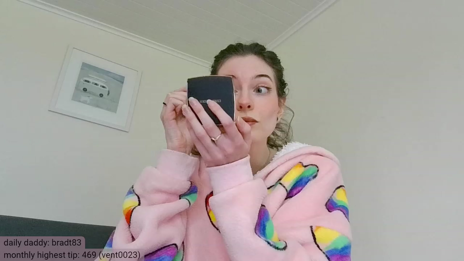 Gallery image thumbnail from viola__'s myfreecams stream on, 01/08/2024, 15:31 image 2 of 20
