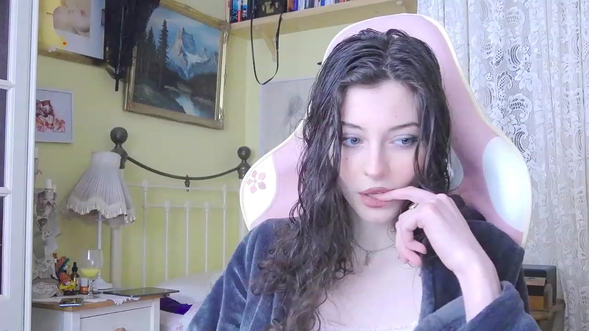 Gallery image thumbnail from viola__'s myfreecams stream on, 01/24/2024, 15:14 image 12 of 20