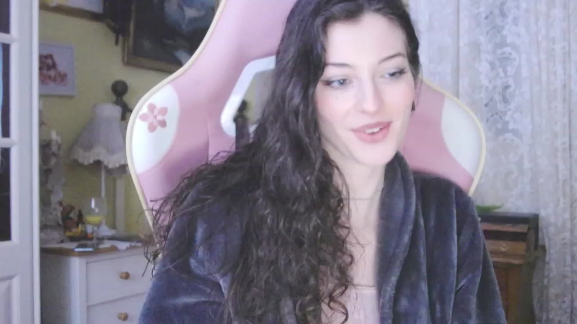 Gallery image thumbnail from viola__'s myfreecams stream on, 01/24/2024, 17:23 image 6 of 20