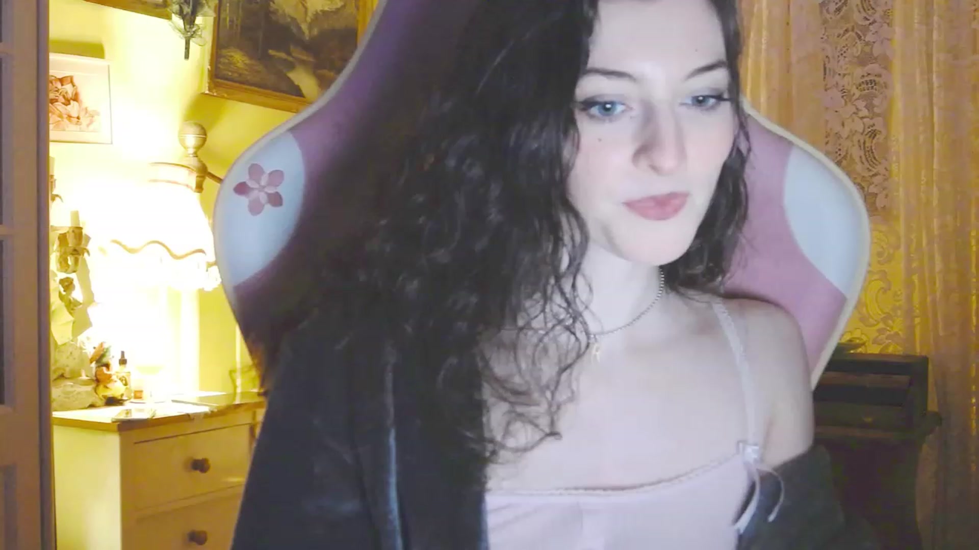 Gallery image thumbnail from viola__'s myfreecams stream on, 01/24/2024, 17:23 image 19 of 20