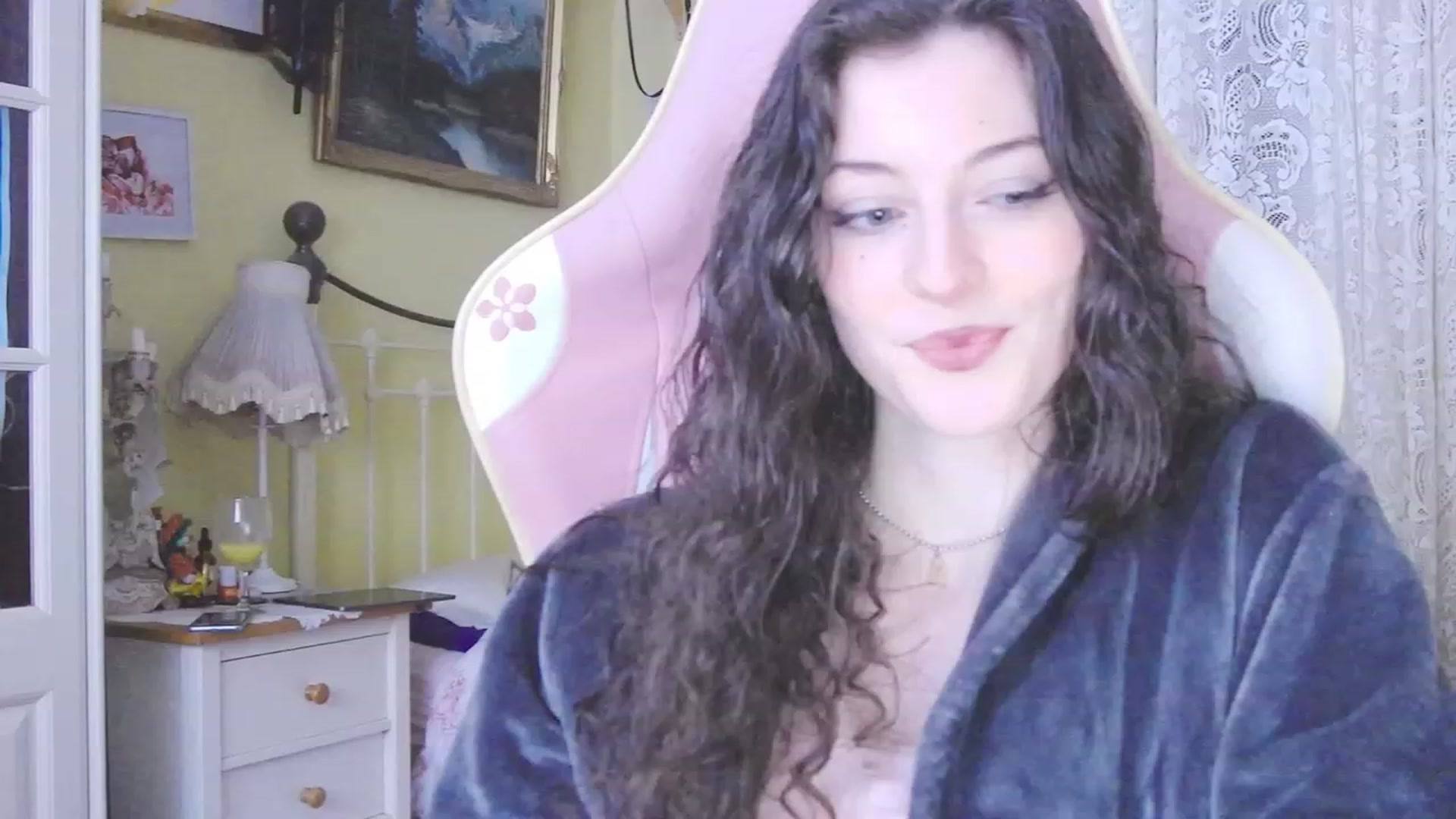 Gallery image thumbnail from viola__'s myfreecams stream on, 01/24/2024, 17:23 image 4 of 20