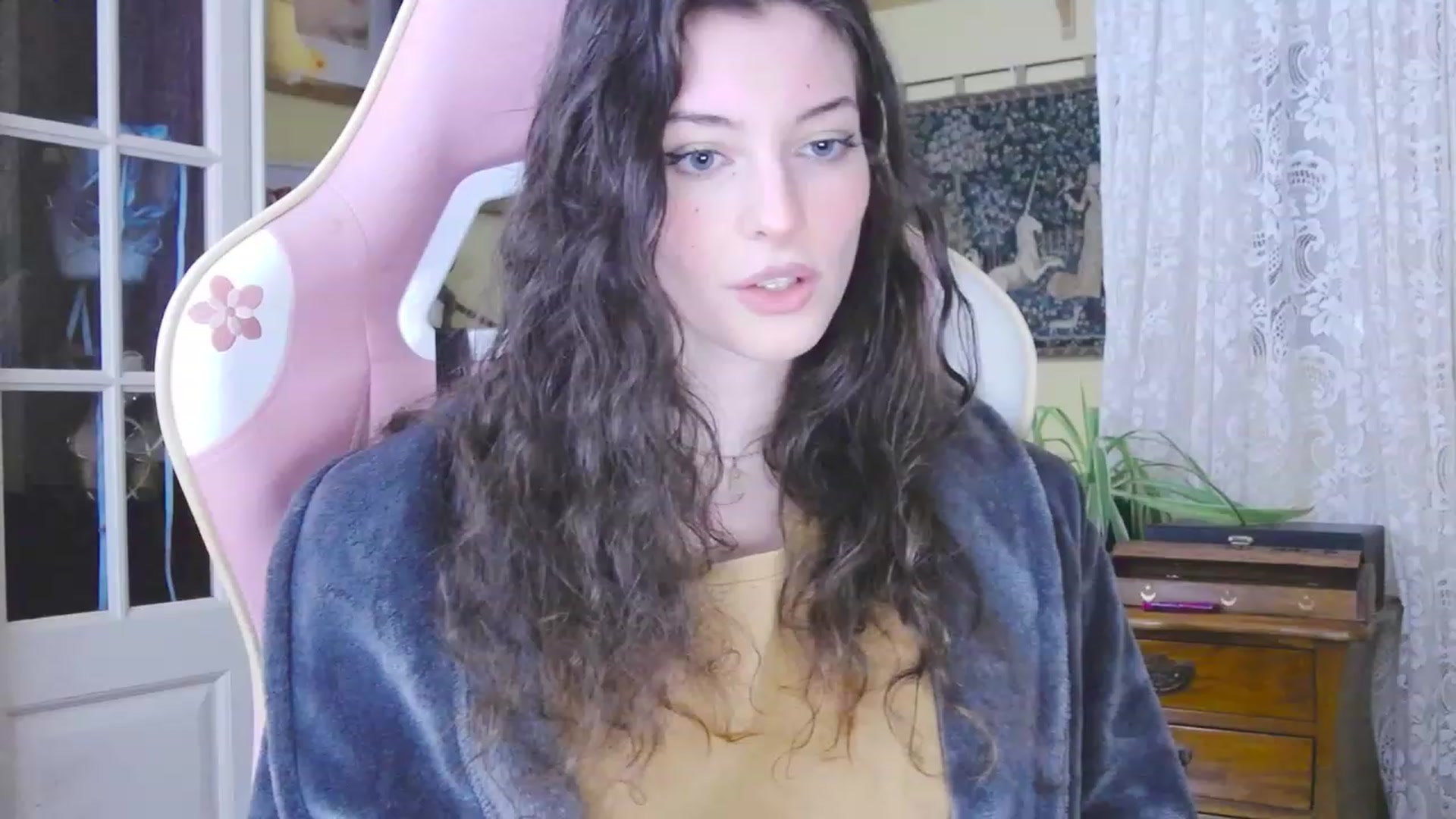 Gallery image thumbnail from viola__'s myfreecams stream on, 01/25/2024, 16:40 image 8 of 20