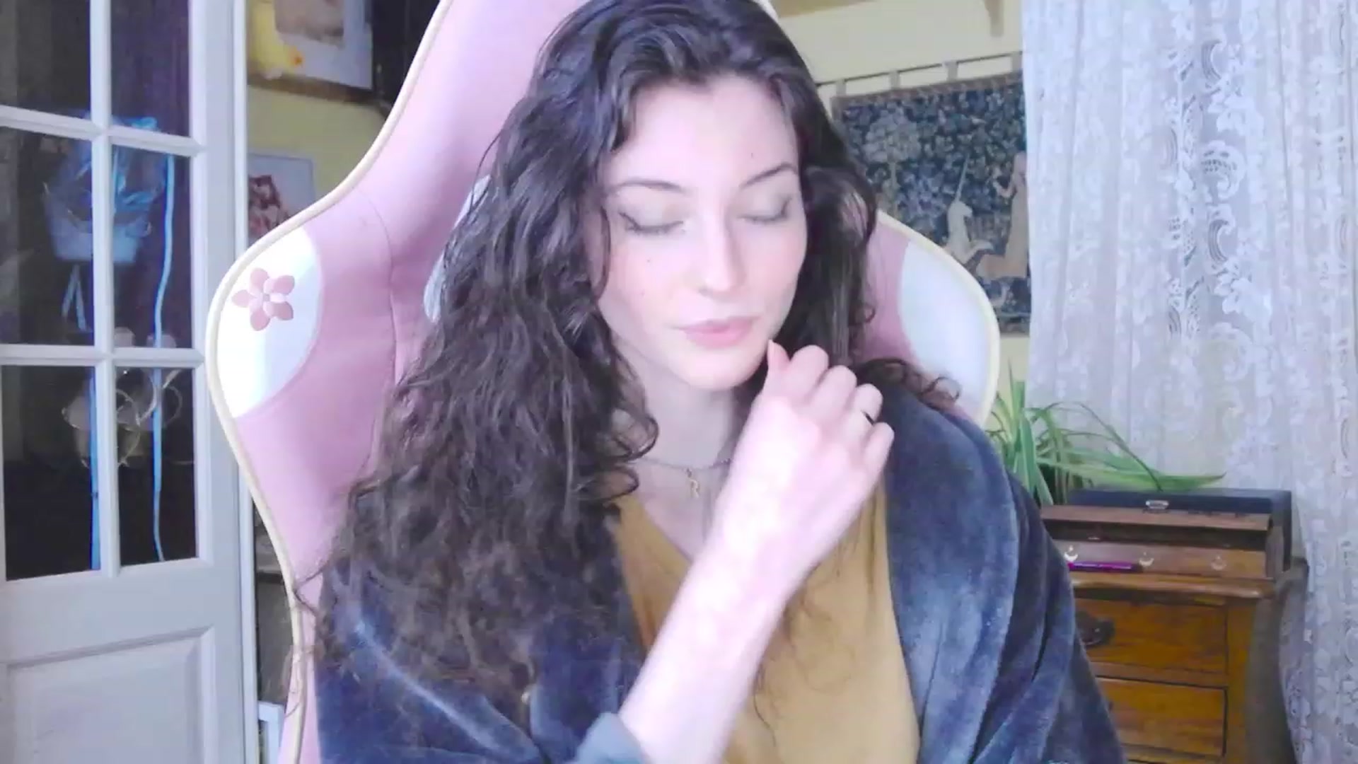 Gallery image thumbnail from viola__'s myfreecams stream on, 01/25/2024, 16:40 image 9 of 20