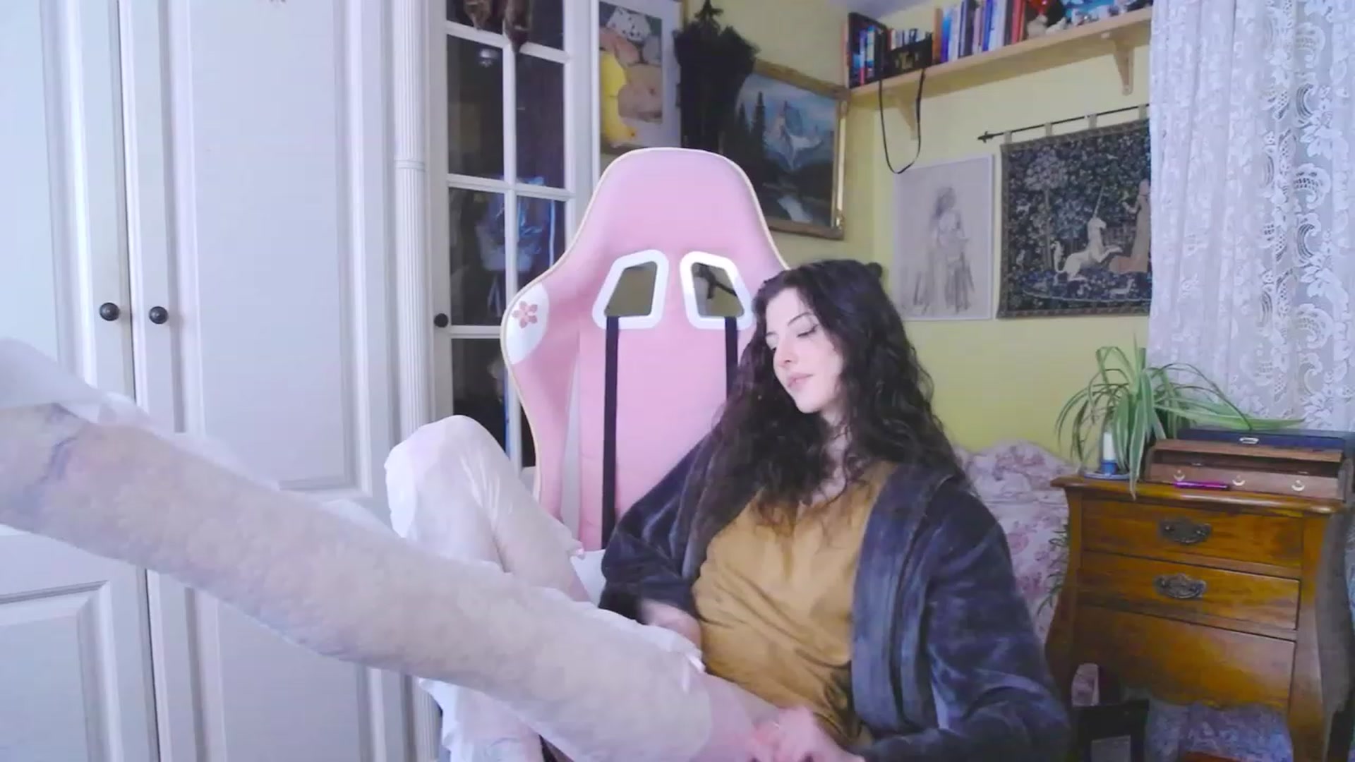 Gallery image thumbnail from viola__'s myfreecams stream on, 01/25/2024, 16:40 image 11 of 20