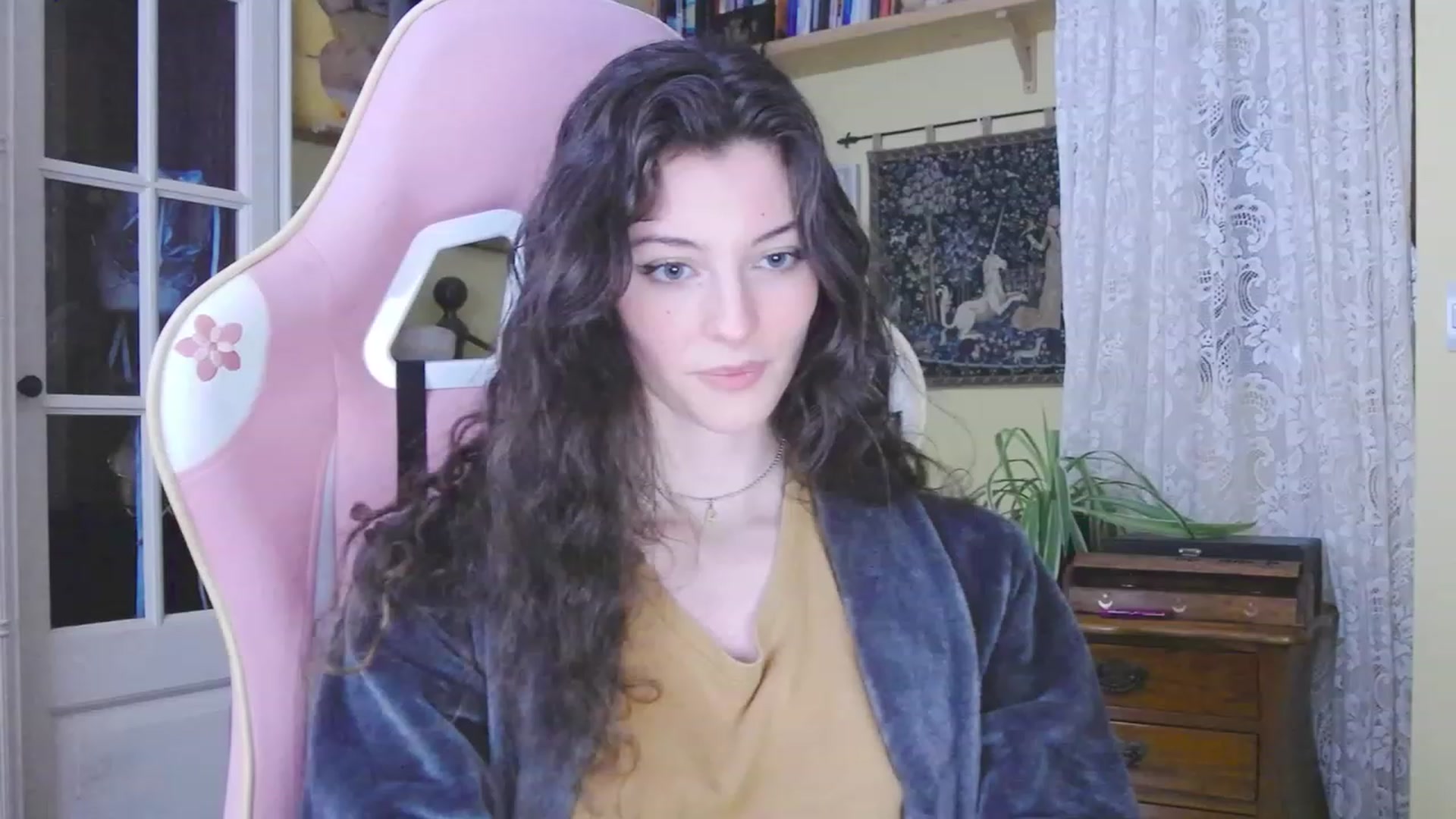 Gallery image thumbnail from viola__'s myfreecams stream on, 01/25/2024, 16:40 image 15 of 20