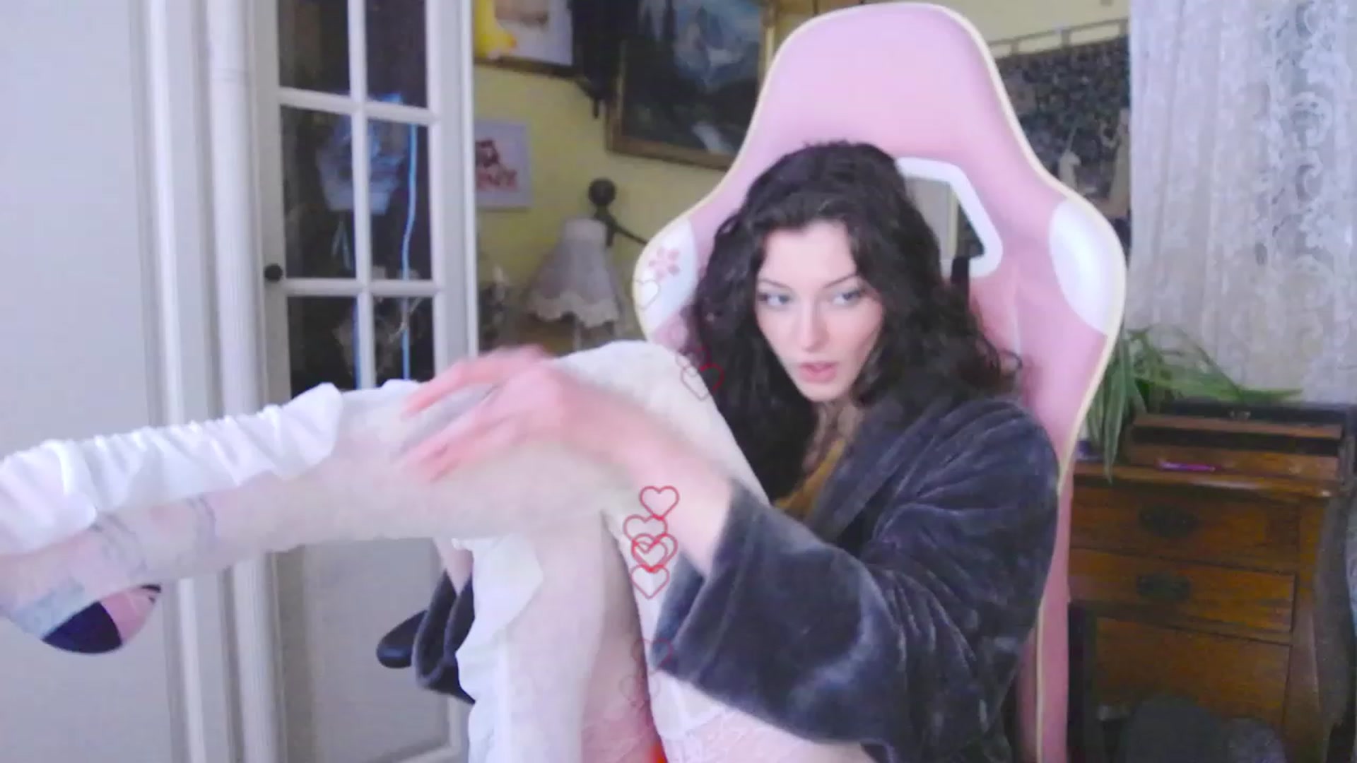 Gallery image thumbnail from viola__'s myfreecams stream on, 01/25/2024, 16:40 image 12 of 20